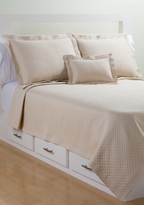 Shop Bedspreads Bedspread Sets King Queen Full More Belk