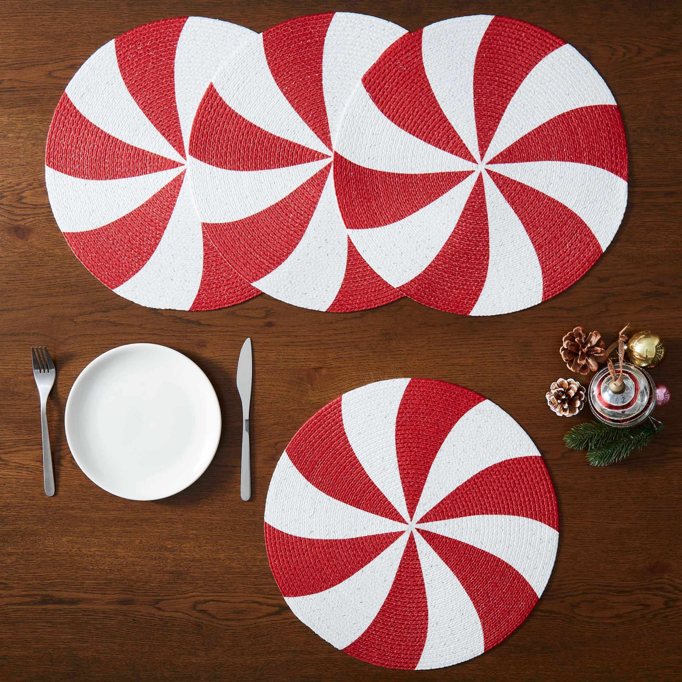 Peppermint Round Braided Placemat - Set of 4