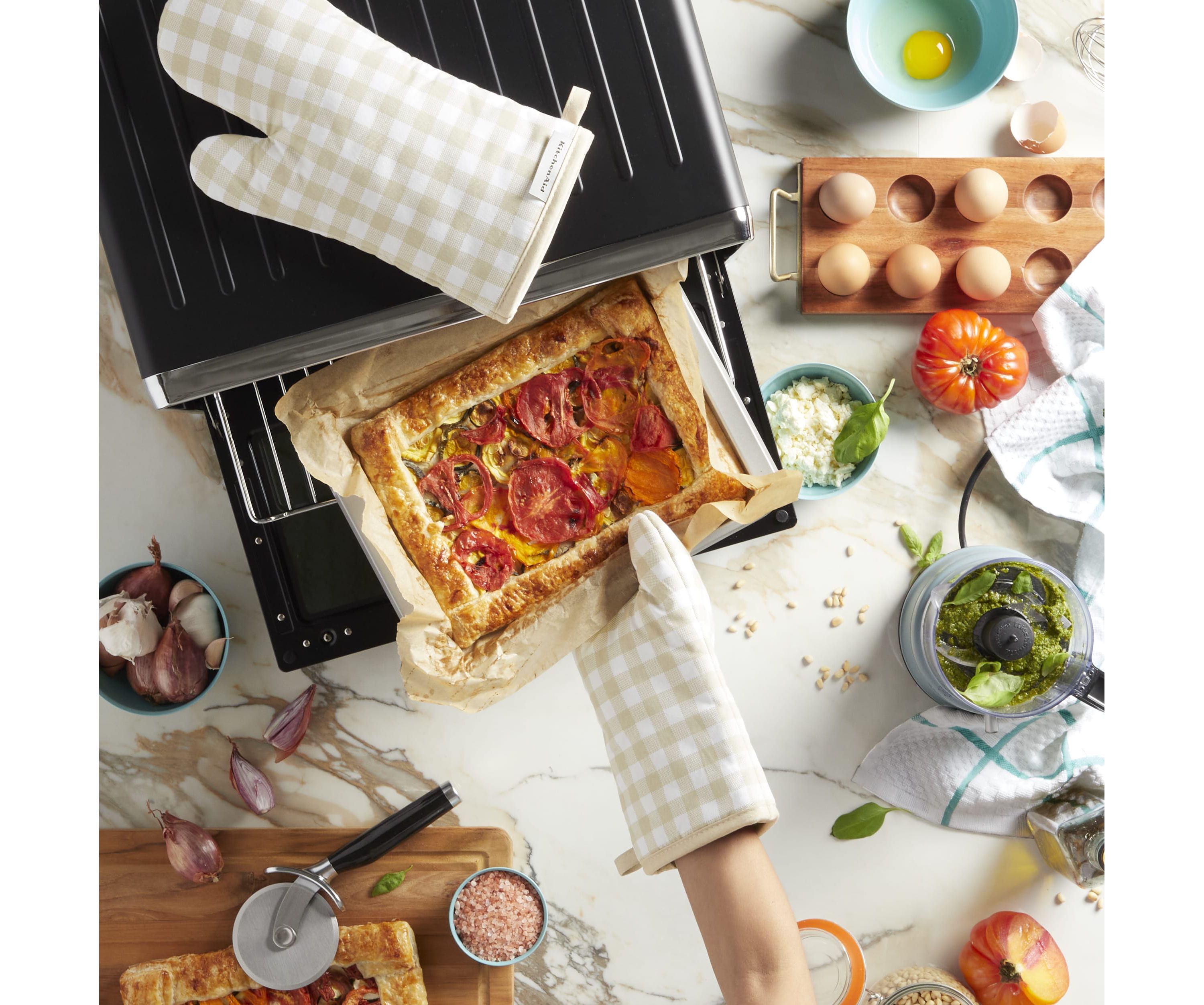 Gingham Oven Mitt Set