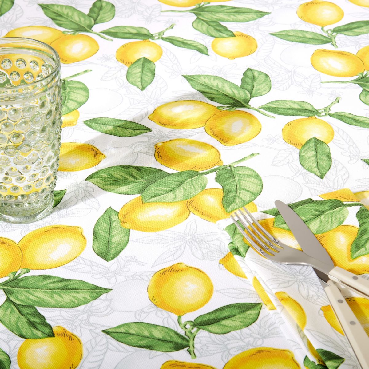 Lots of Lemons White/Yellow Tablecloth