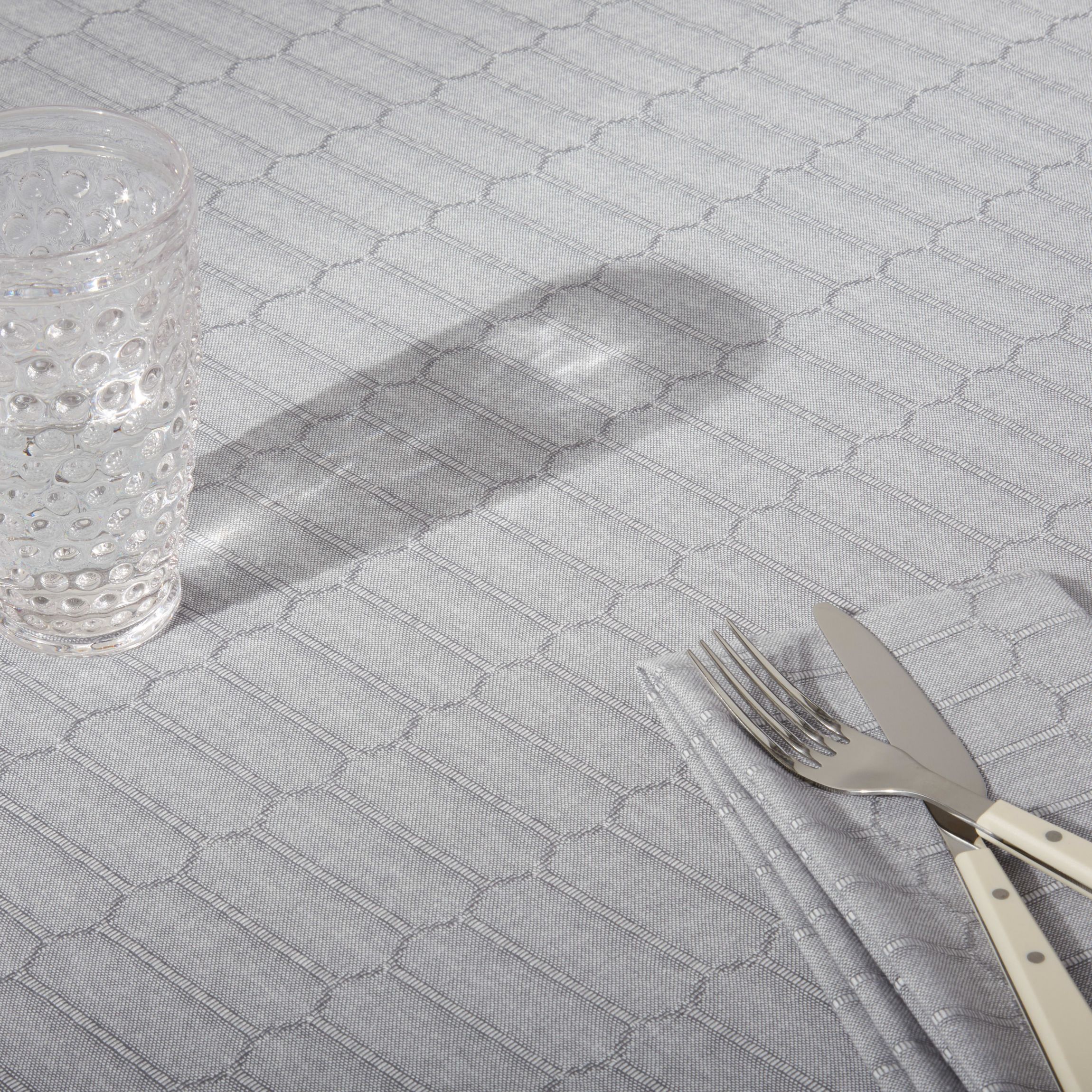 MARTHA STEWART Honeycomb Modern Farmhouse Tablecloth