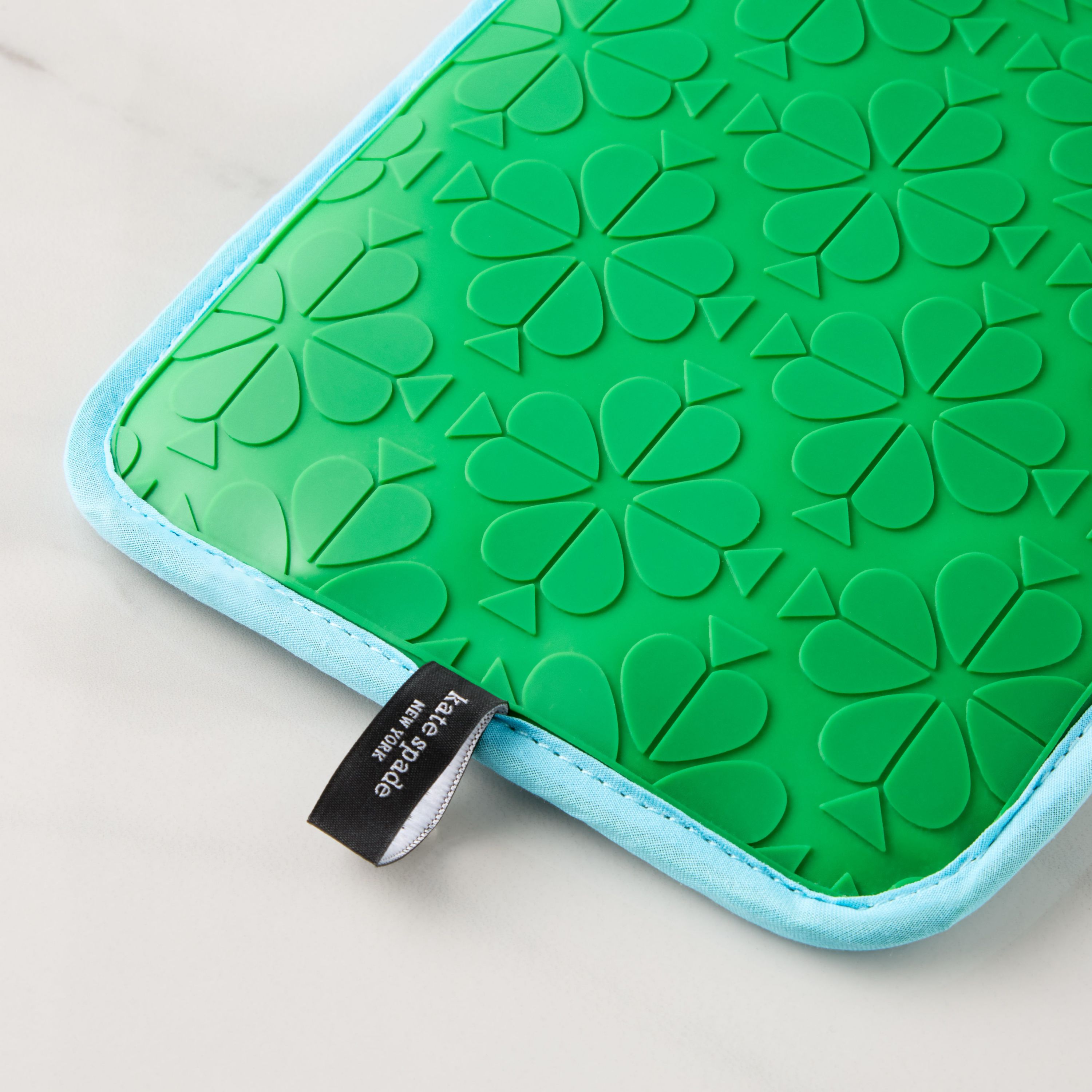 Spade Flower Soft Silicone 2-Pack Pot Holder Set