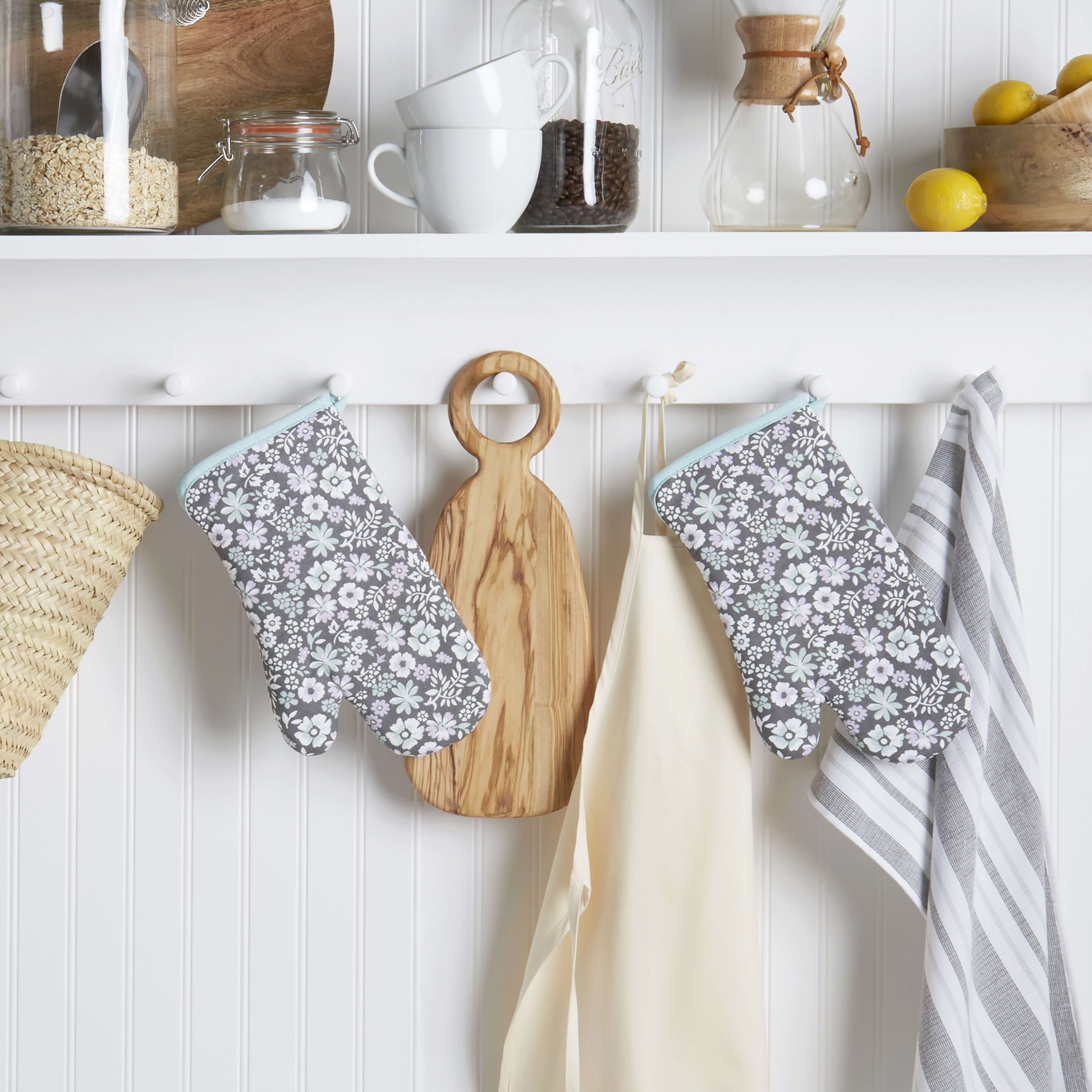 Ditsy Floral Oven Mitt Set