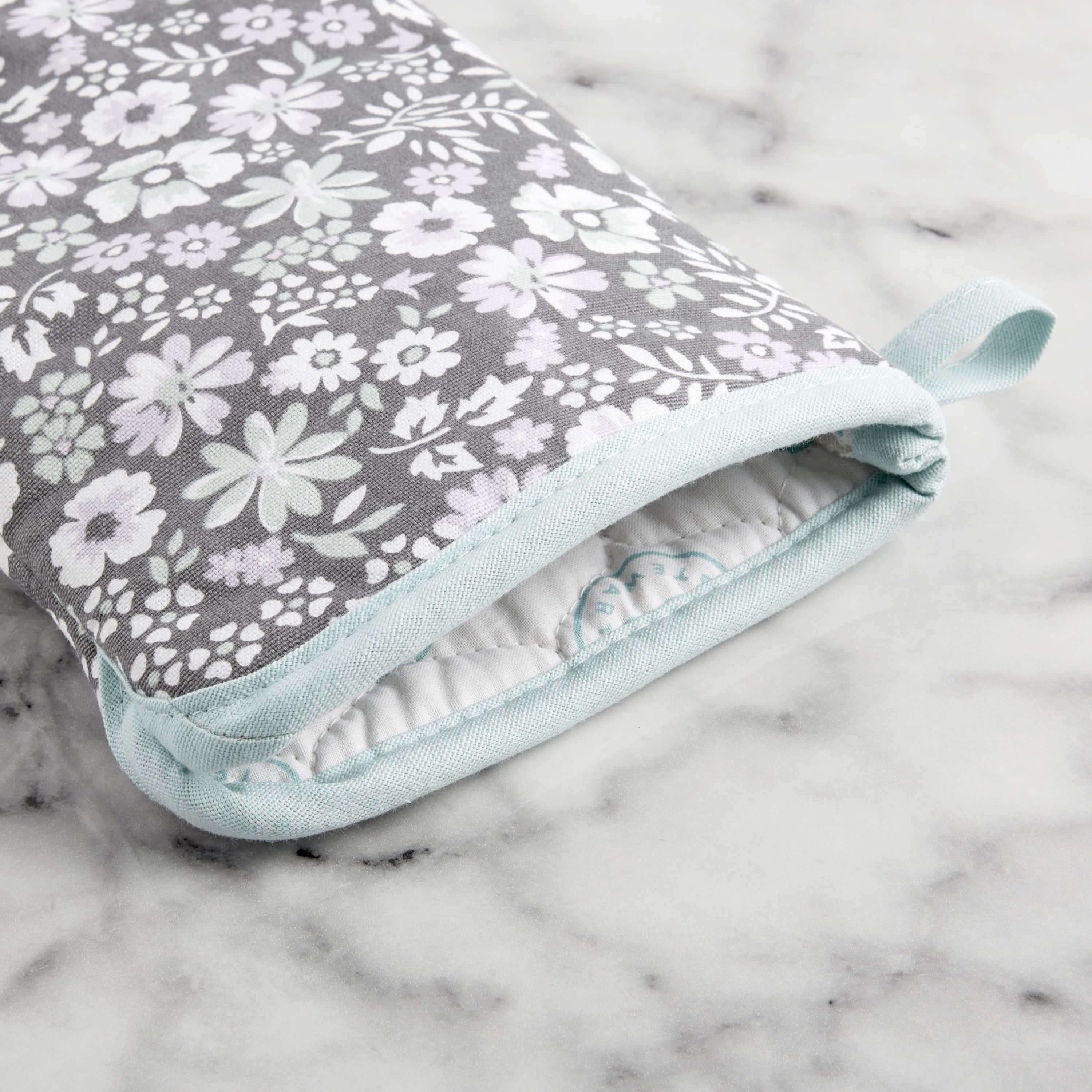 Ditsy Floral Oven Mitt Set