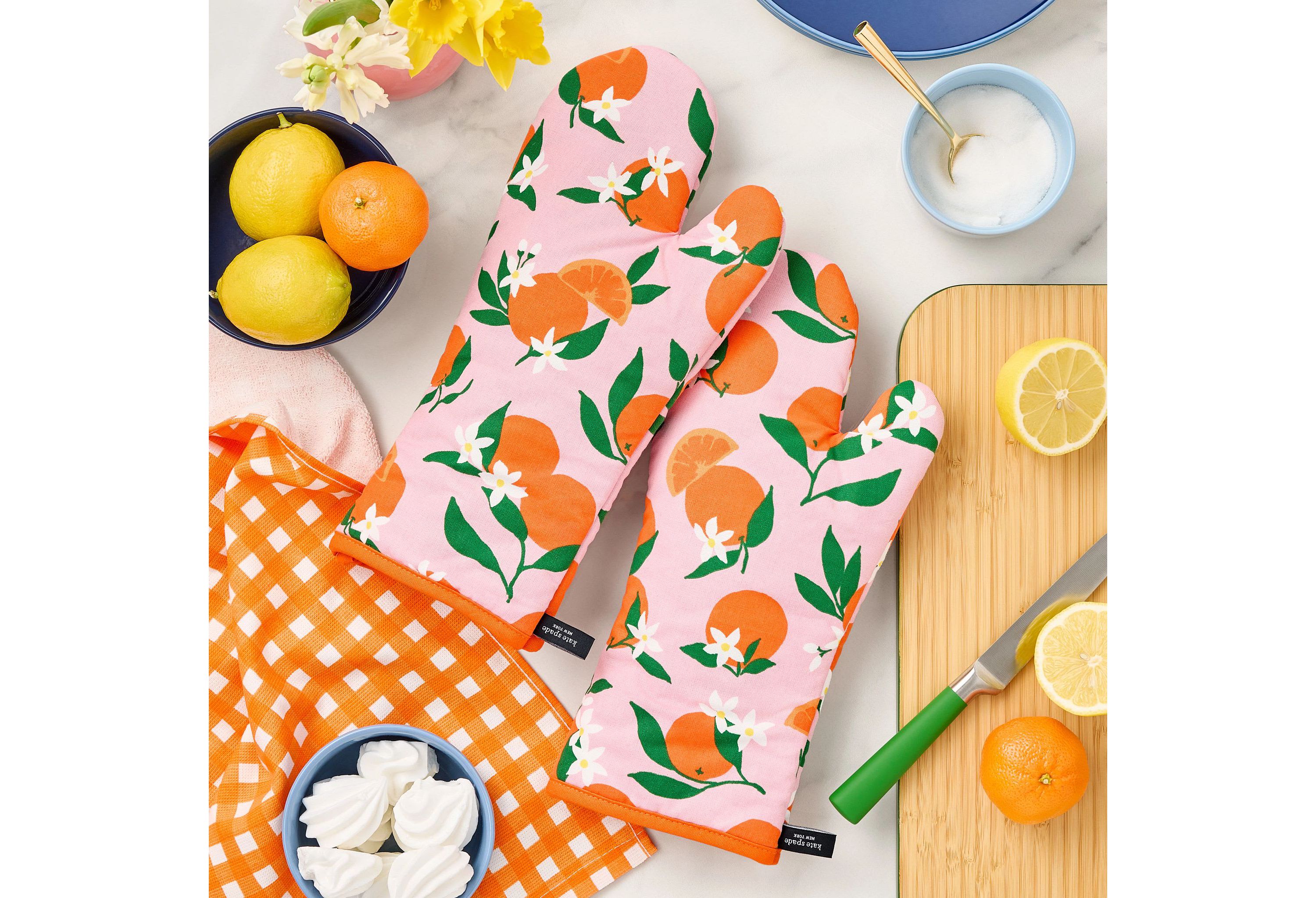 Squeeze The Day Oven Mitt Set