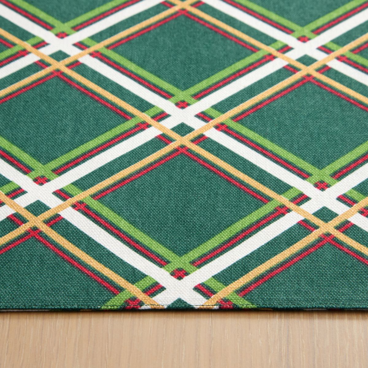 Acrobat Plaid Holiday 4-Pack Placemat Set 13”x19” Green/Red 