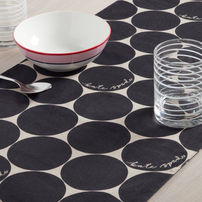 In The Loop Joy Dot Green/Cream Table Runner