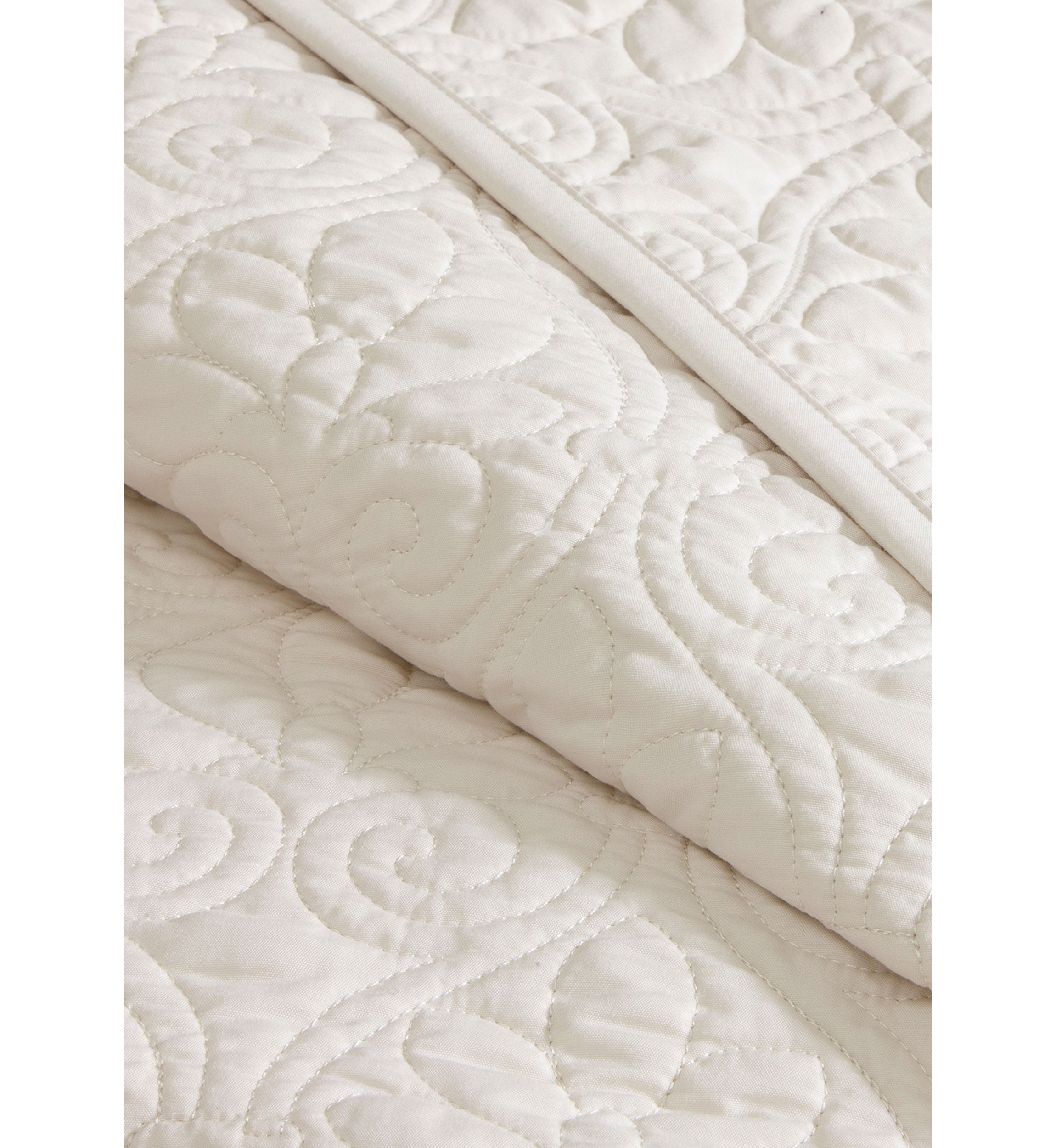 Quebec Reversible Bedspread Set