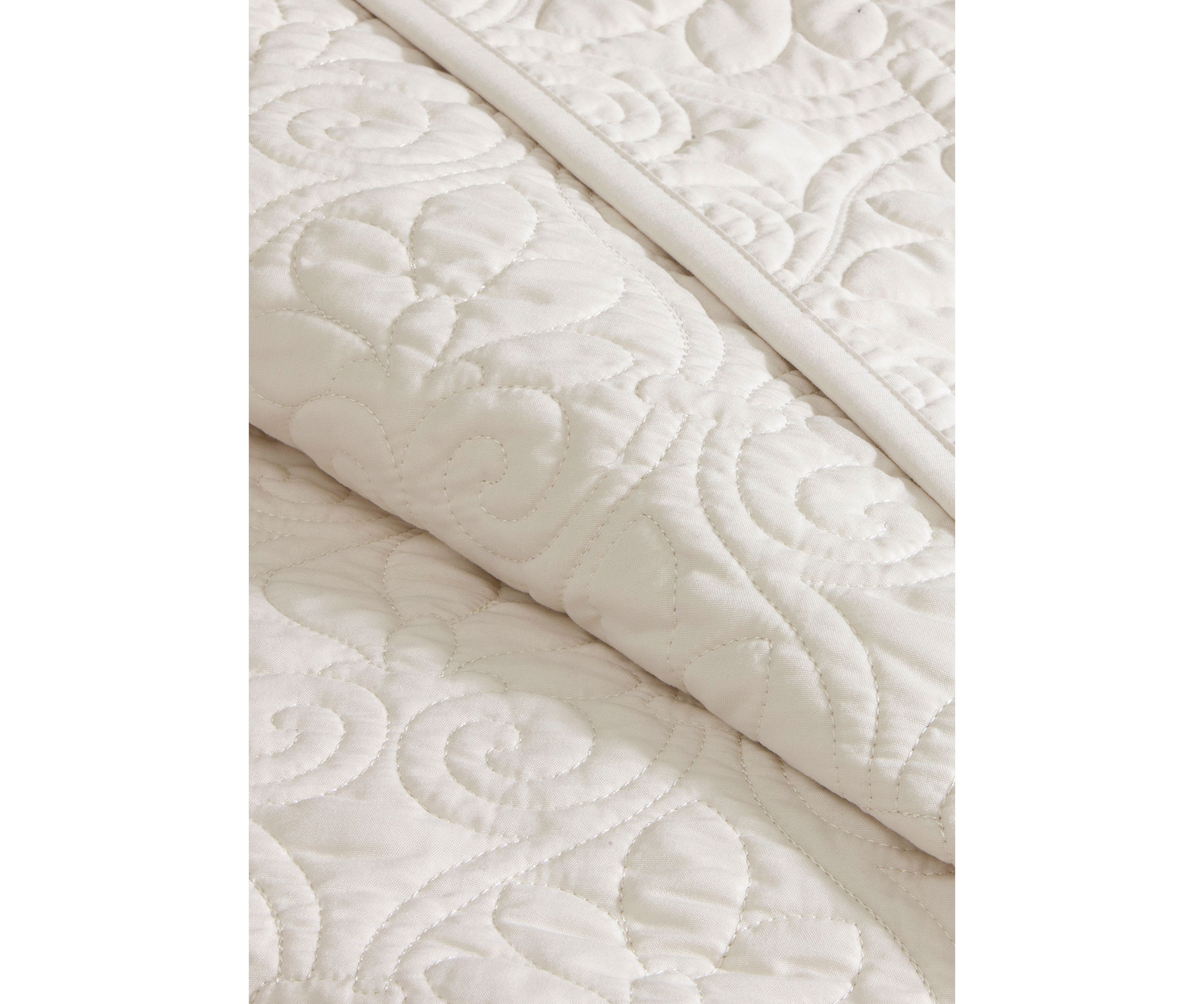 Quebec Reversible Bedspread Set