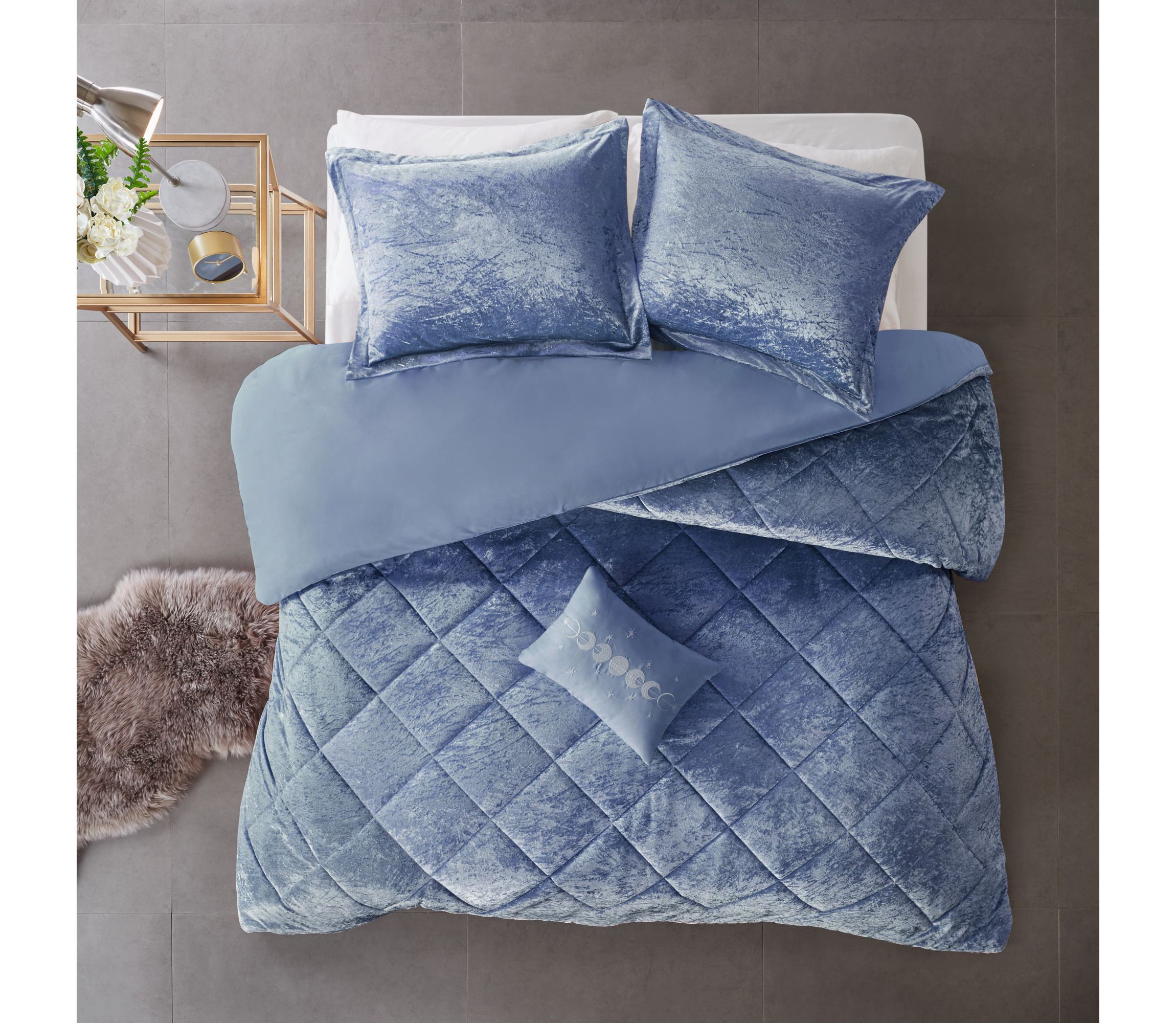Felicia Velvet Duvet Cover Set with Throw Pillow