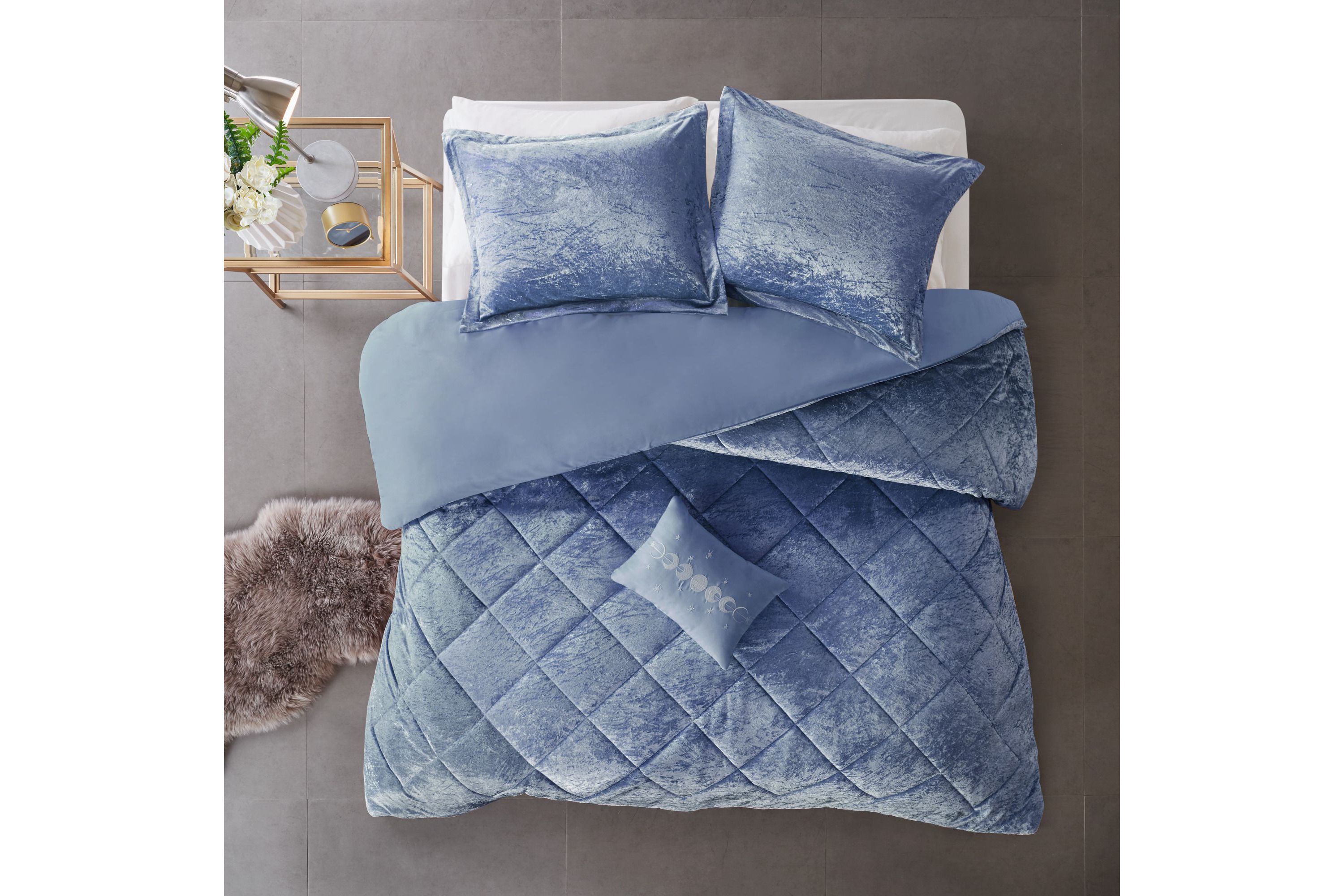Felicia Velvet Duvet Cover Set with Throw Pillow