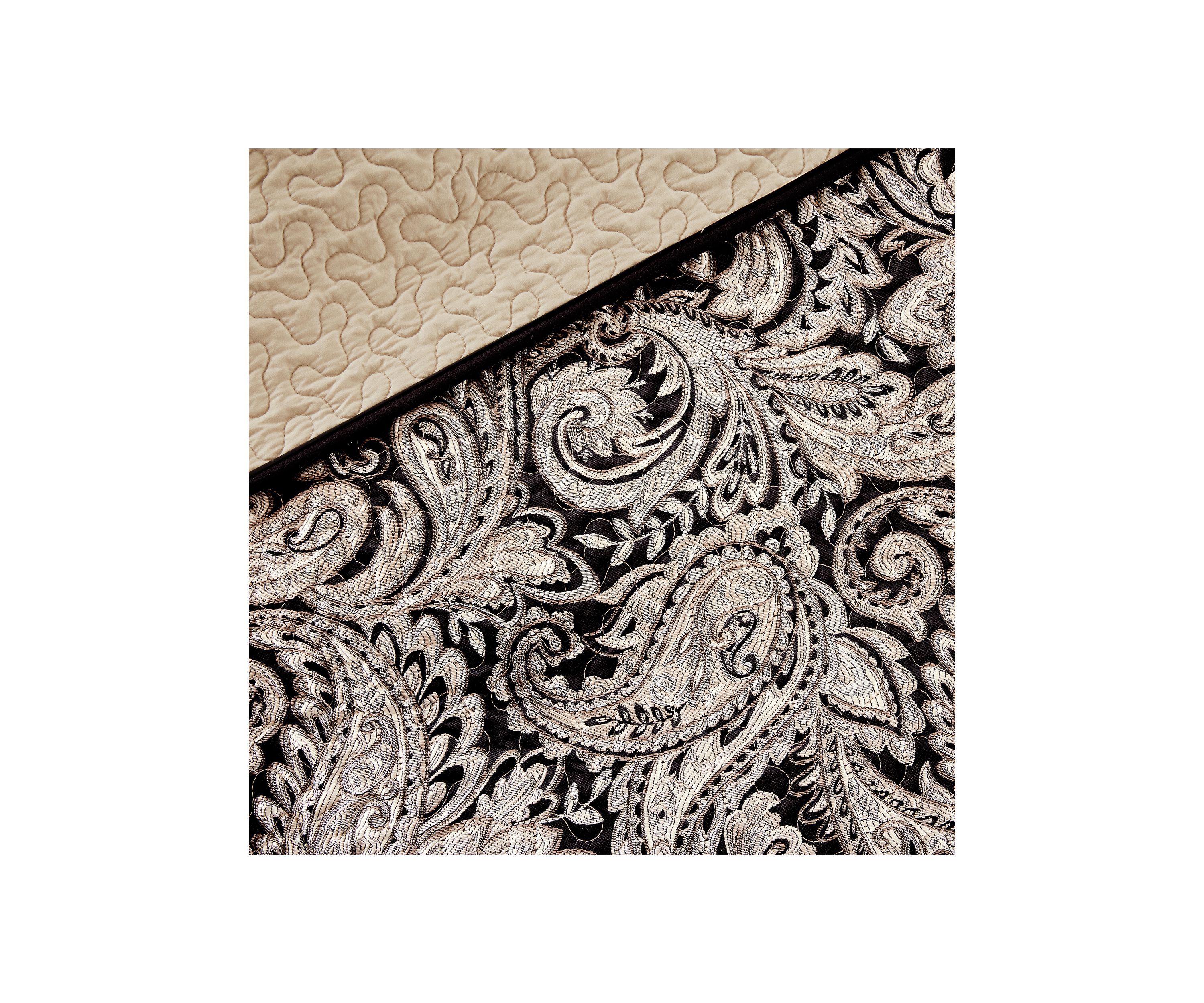 Aubrey 6 Piece Jacquard Quilt Set with Throw Pillows