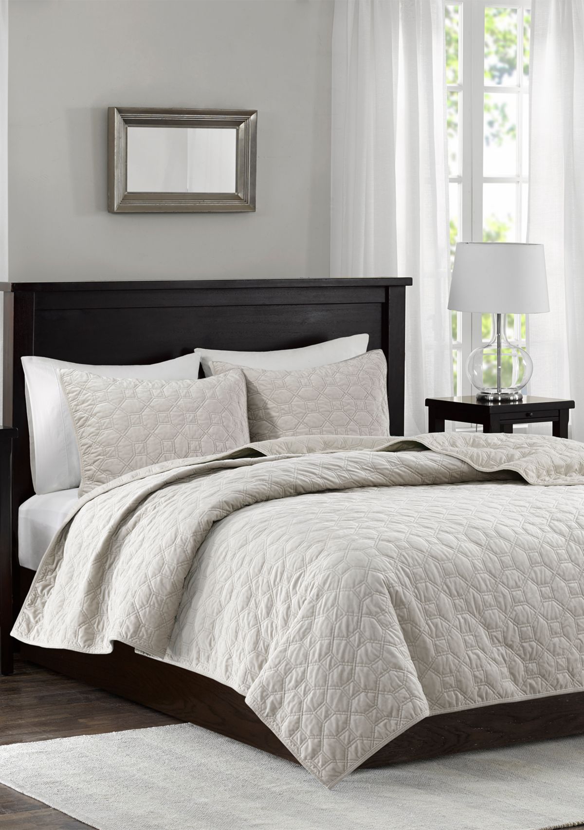 Harper Velvet 3 Piece Quilt Set