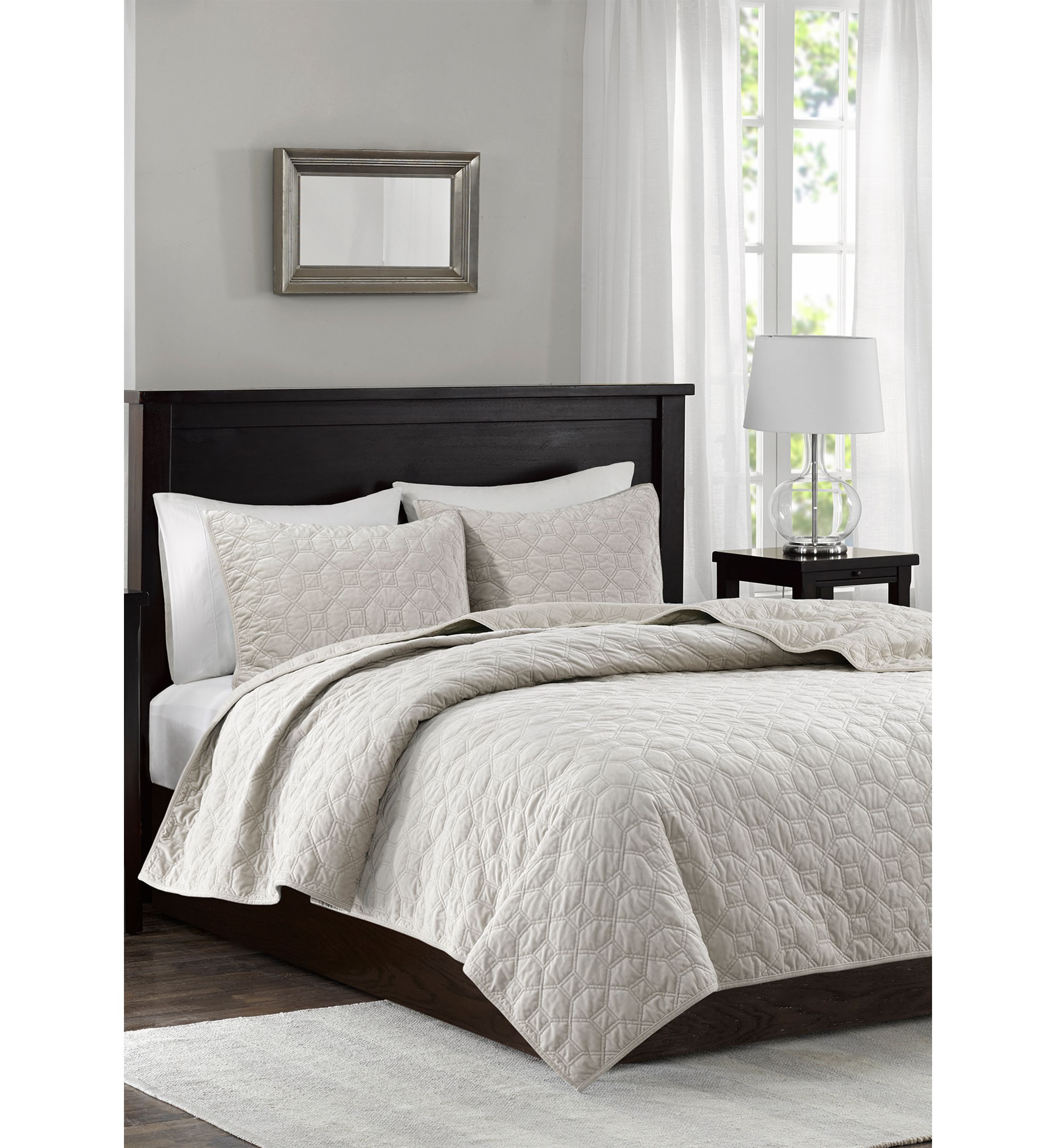 Harper Velvet 3 Piece Quilt Set