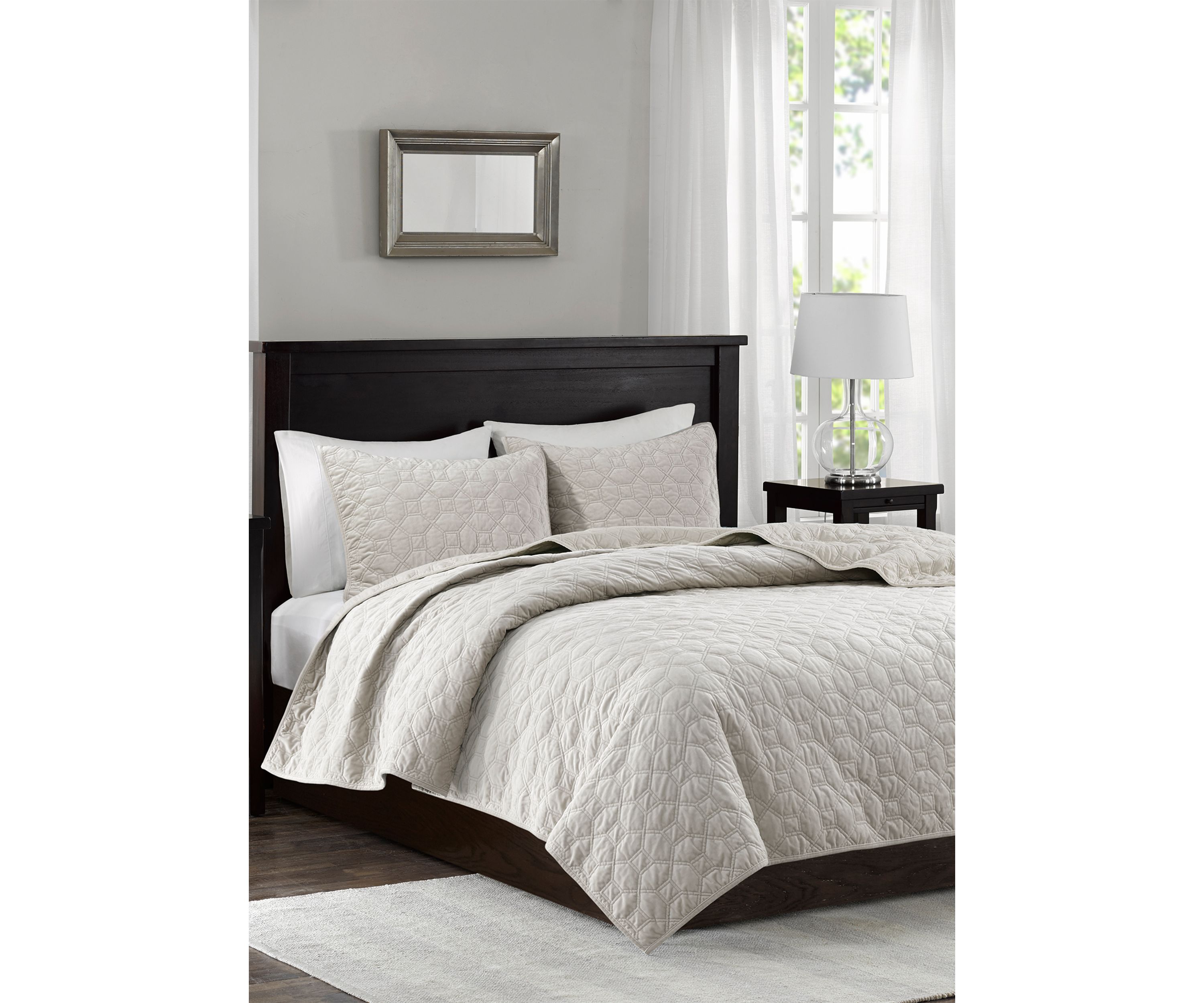 Harper Velvet 3 Piece Quilt Set
