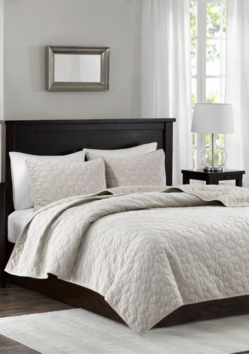 Harper Velvet 3 Piece Quilt Set