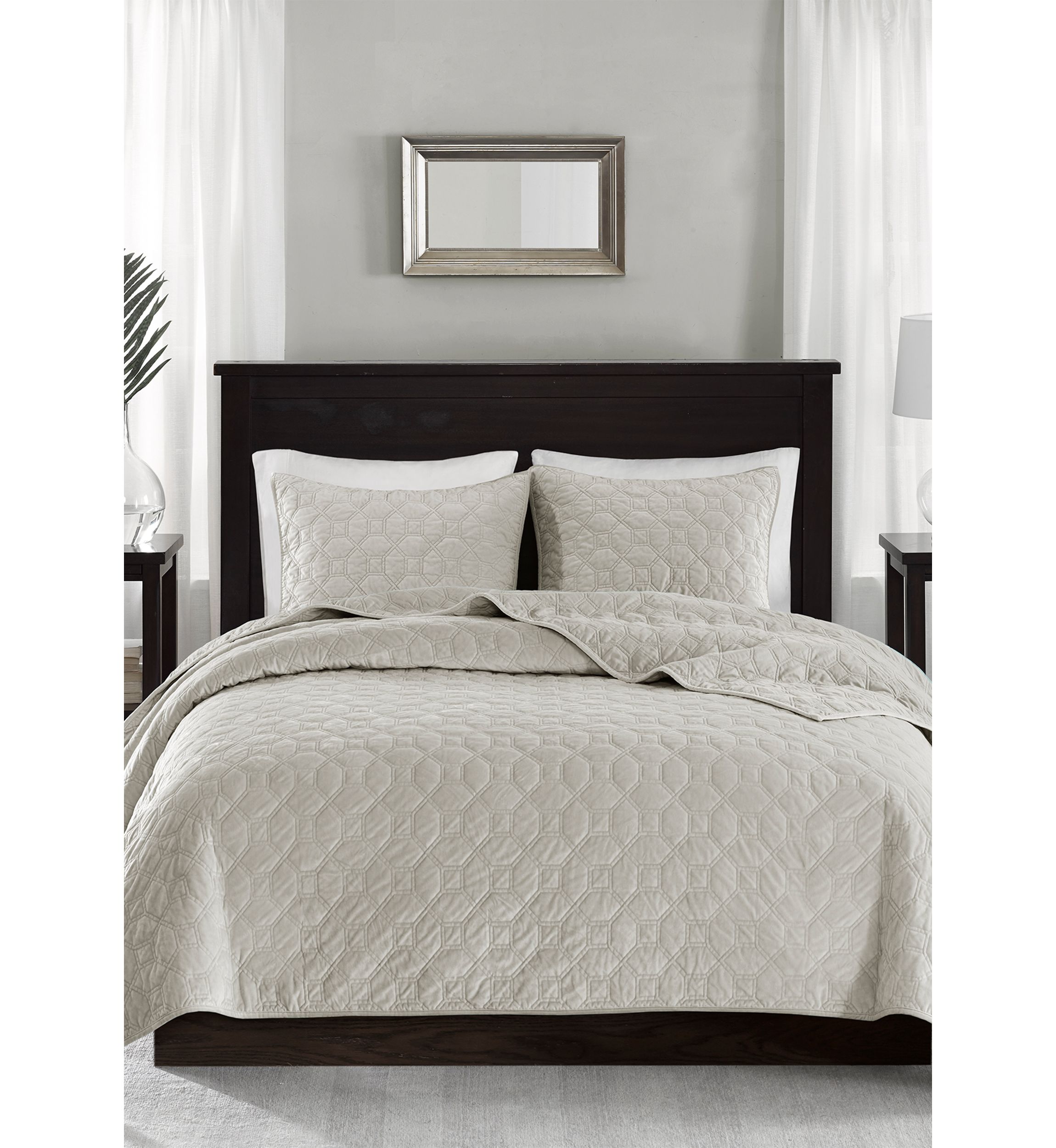 Harper Velvet 3 Piece Quilt Set