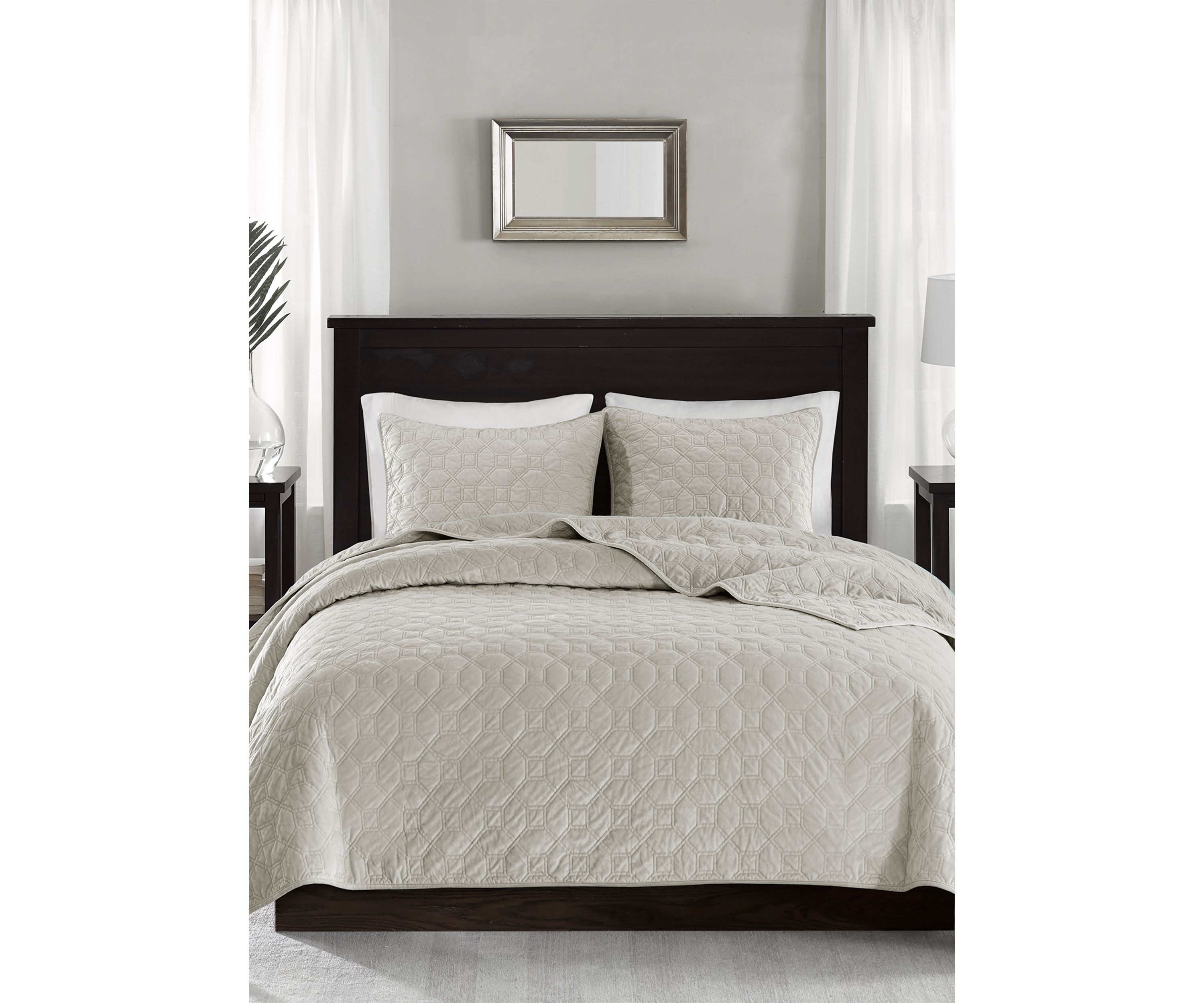 Harper Velvet 3 Piece Quilt Set