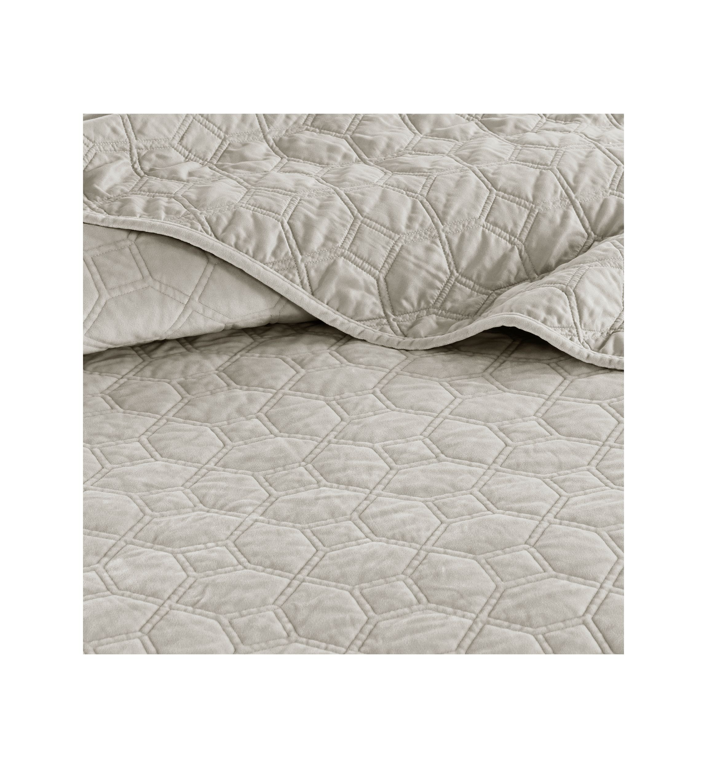 Harper Velvet 3 Piece Quilt Set