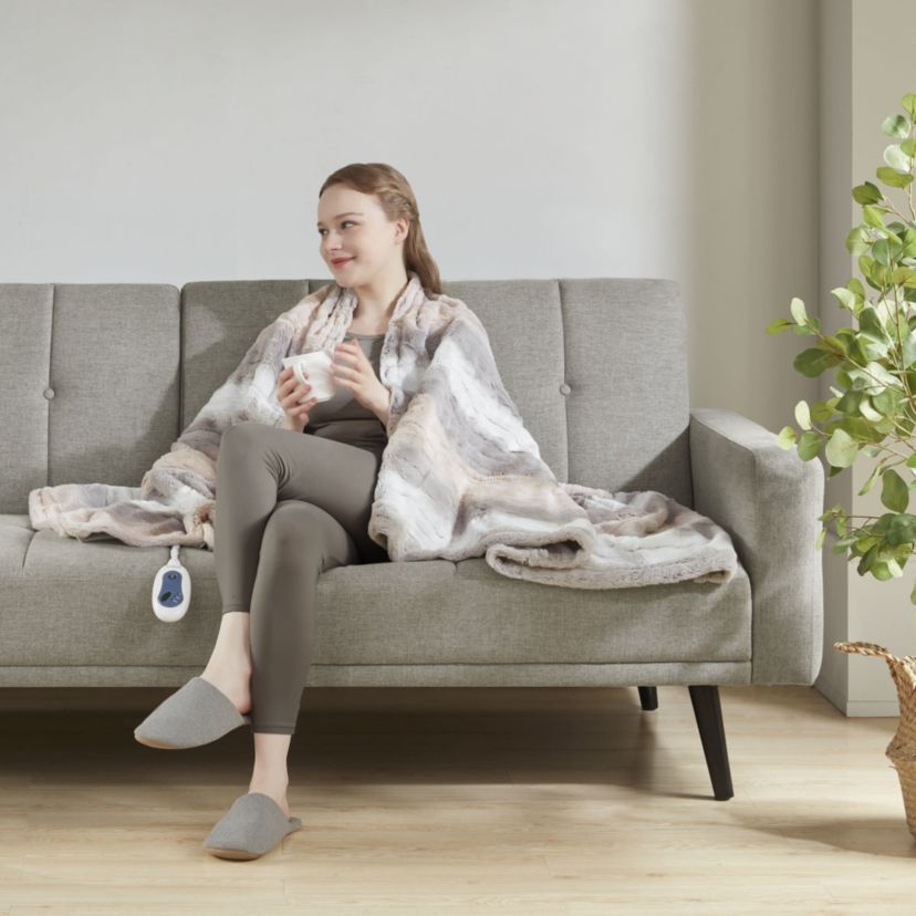 Zuri Oversized Faux Fur Heated Throw