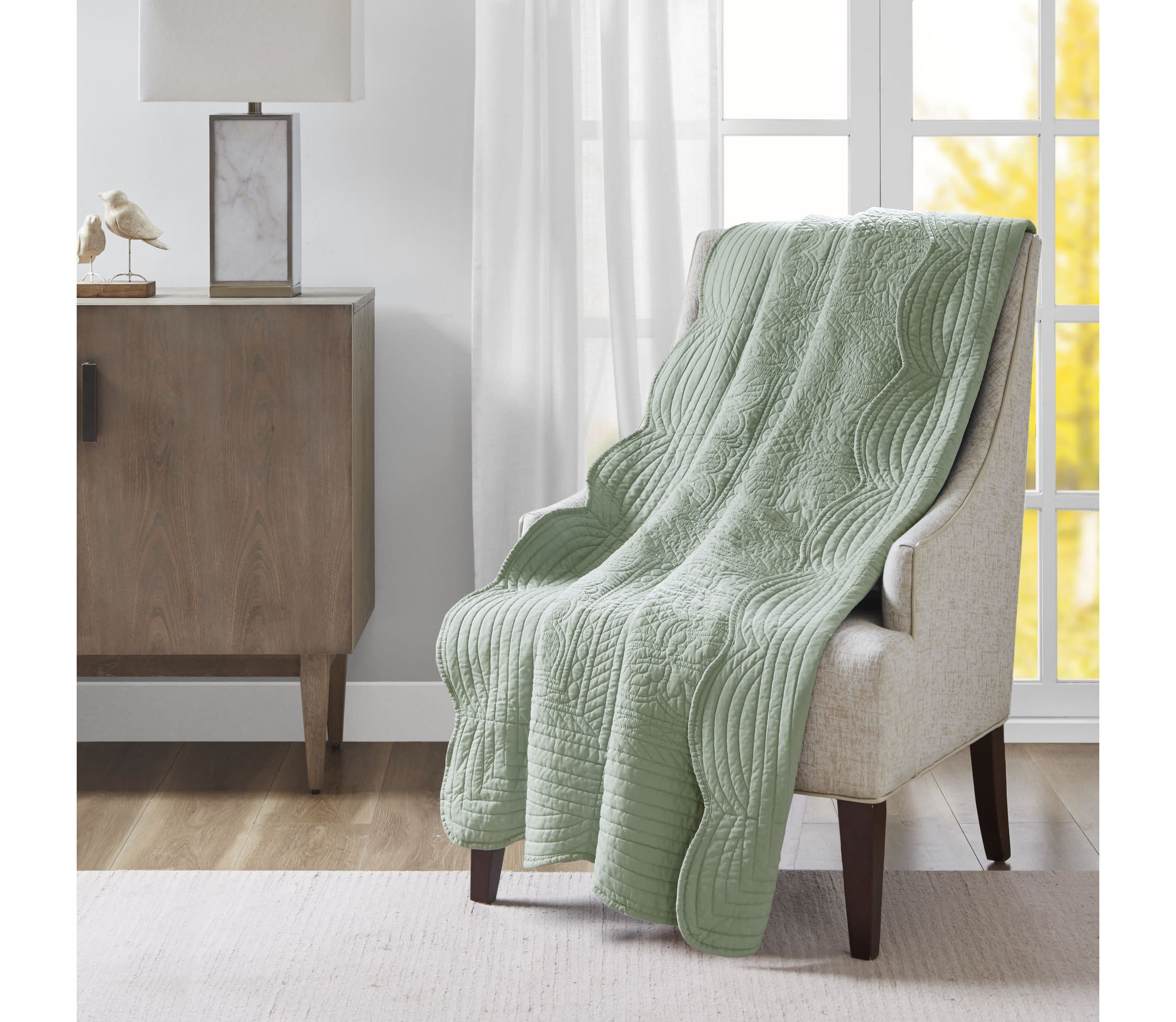 Tuscany Oversized Quilted Throw with Scalloped Edges
