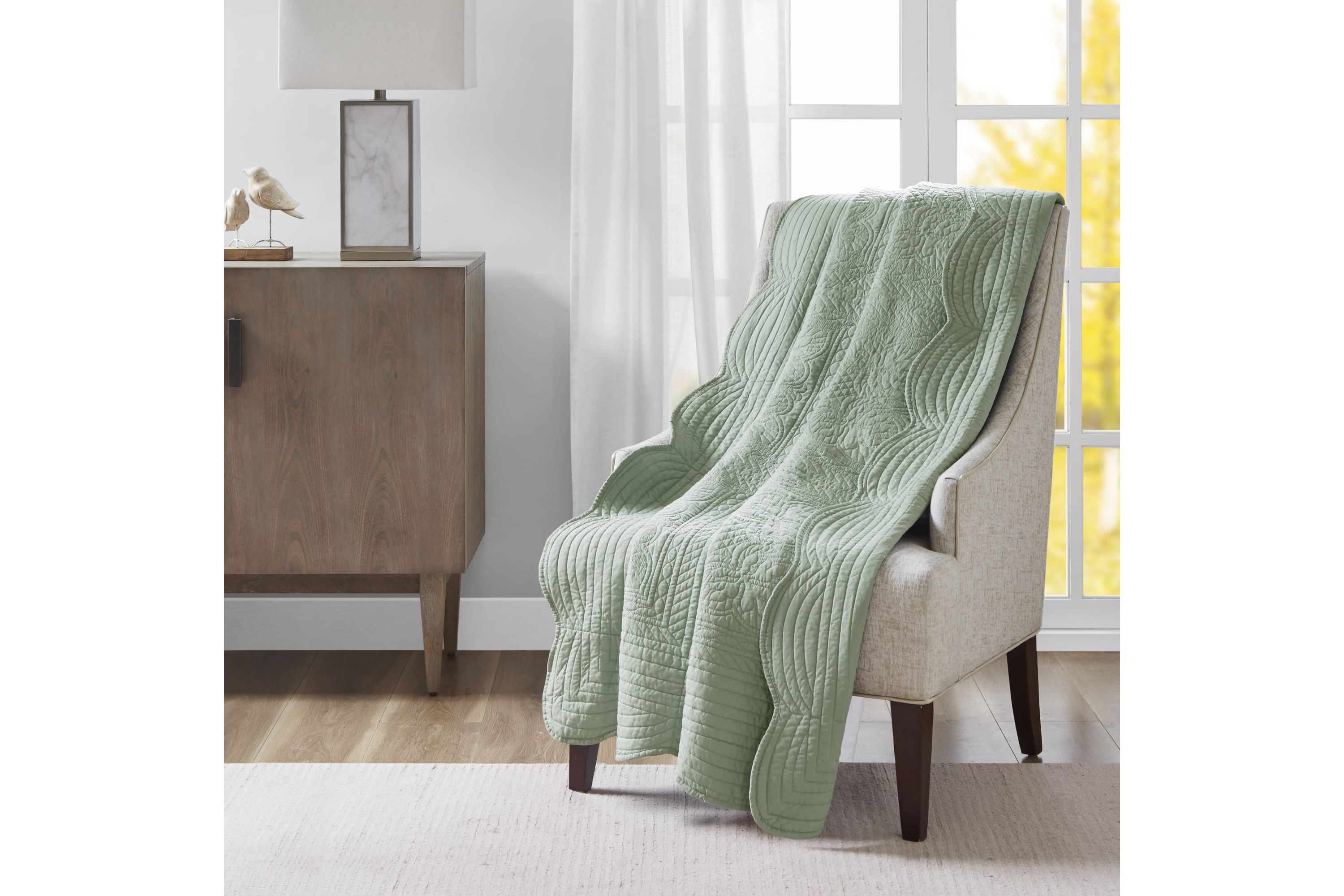 Tuscany Oversized Quilted Throw with Scalloped Edges