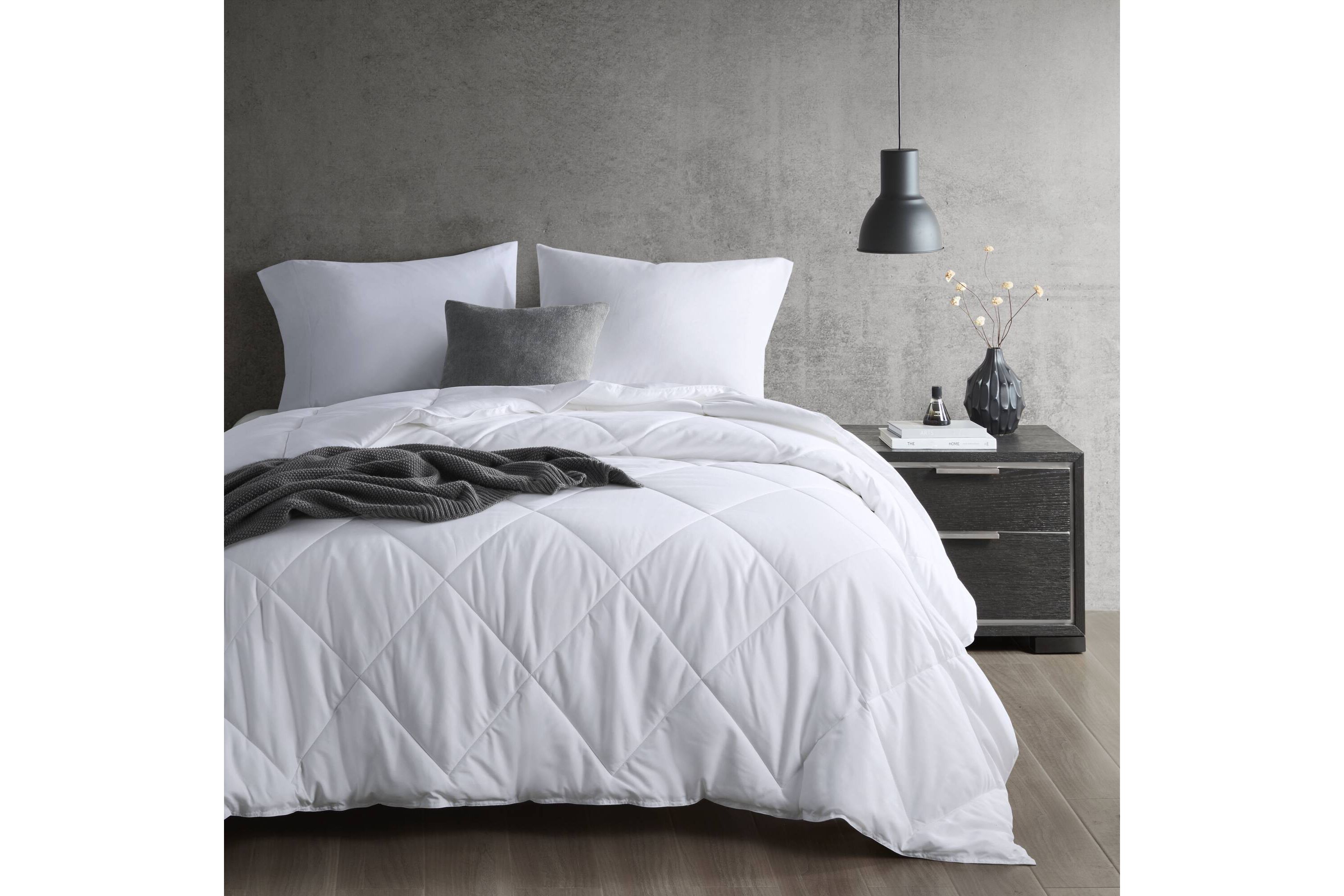 Cooling Touch Oversized Down Alternative Comforter