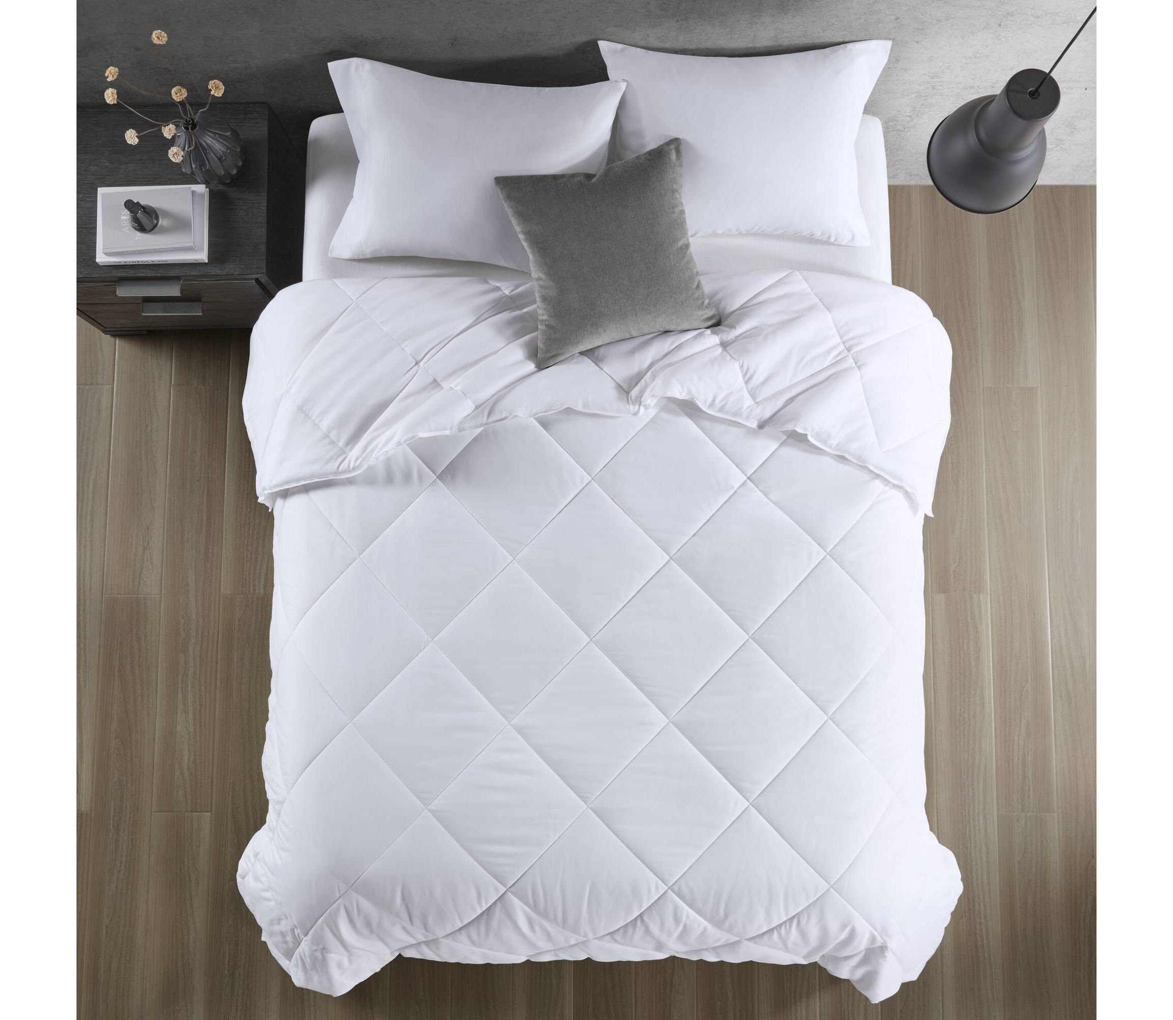 Cooling Touch Oversized Down Alternative Comforter