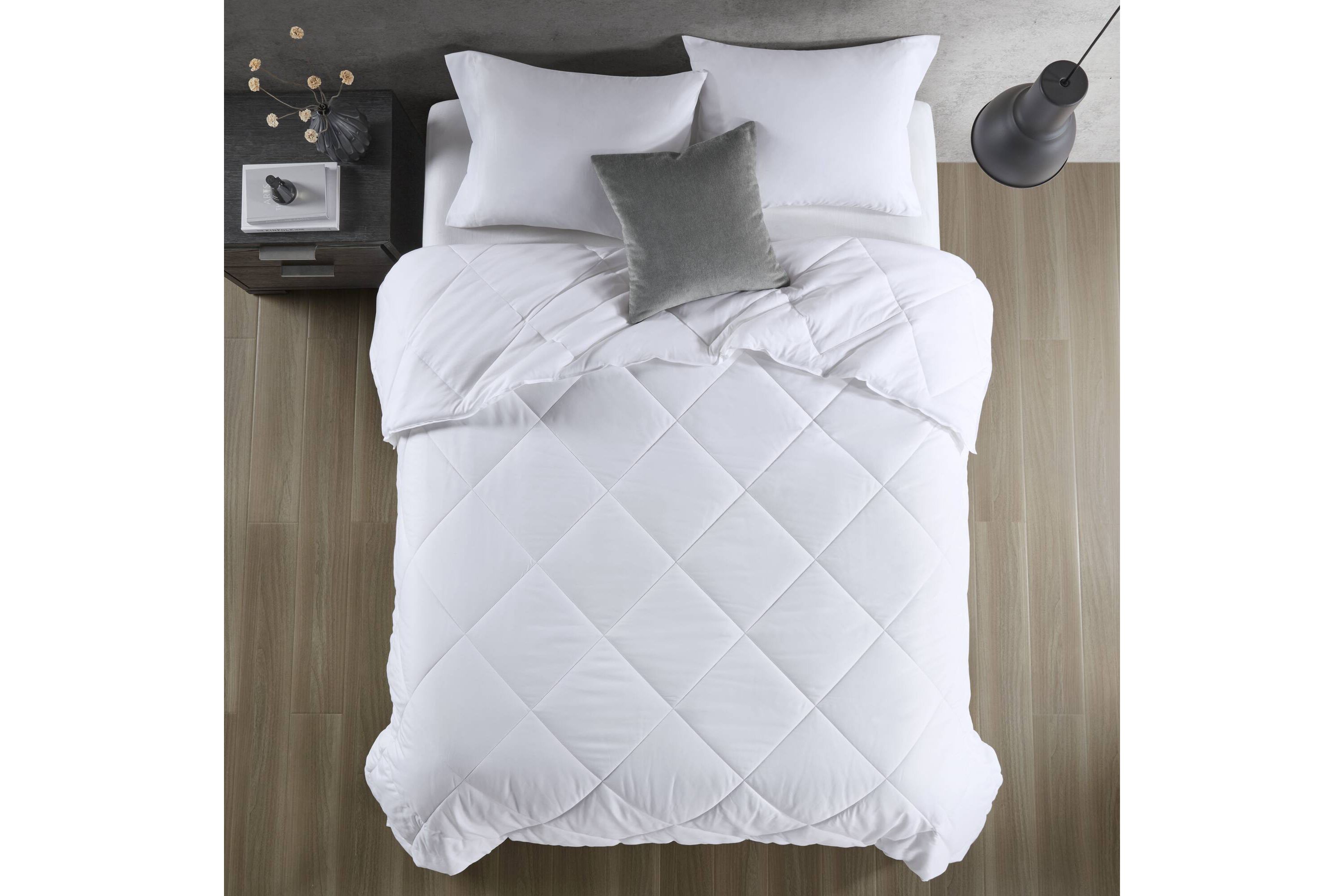 Cooling Touch Oversized Down Alternative Comforter