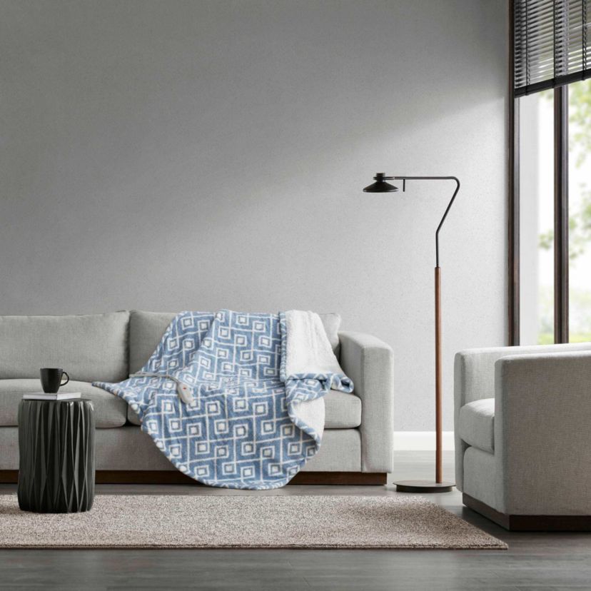 Amira Dream Soft Heated Throw