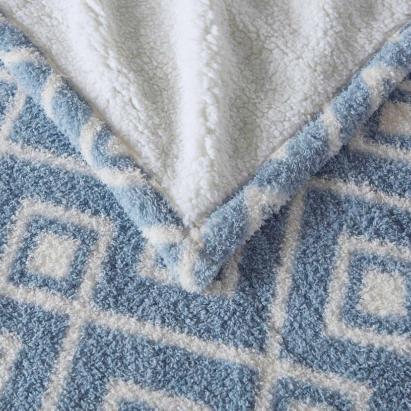 Amira Dream Soft Heated Throw