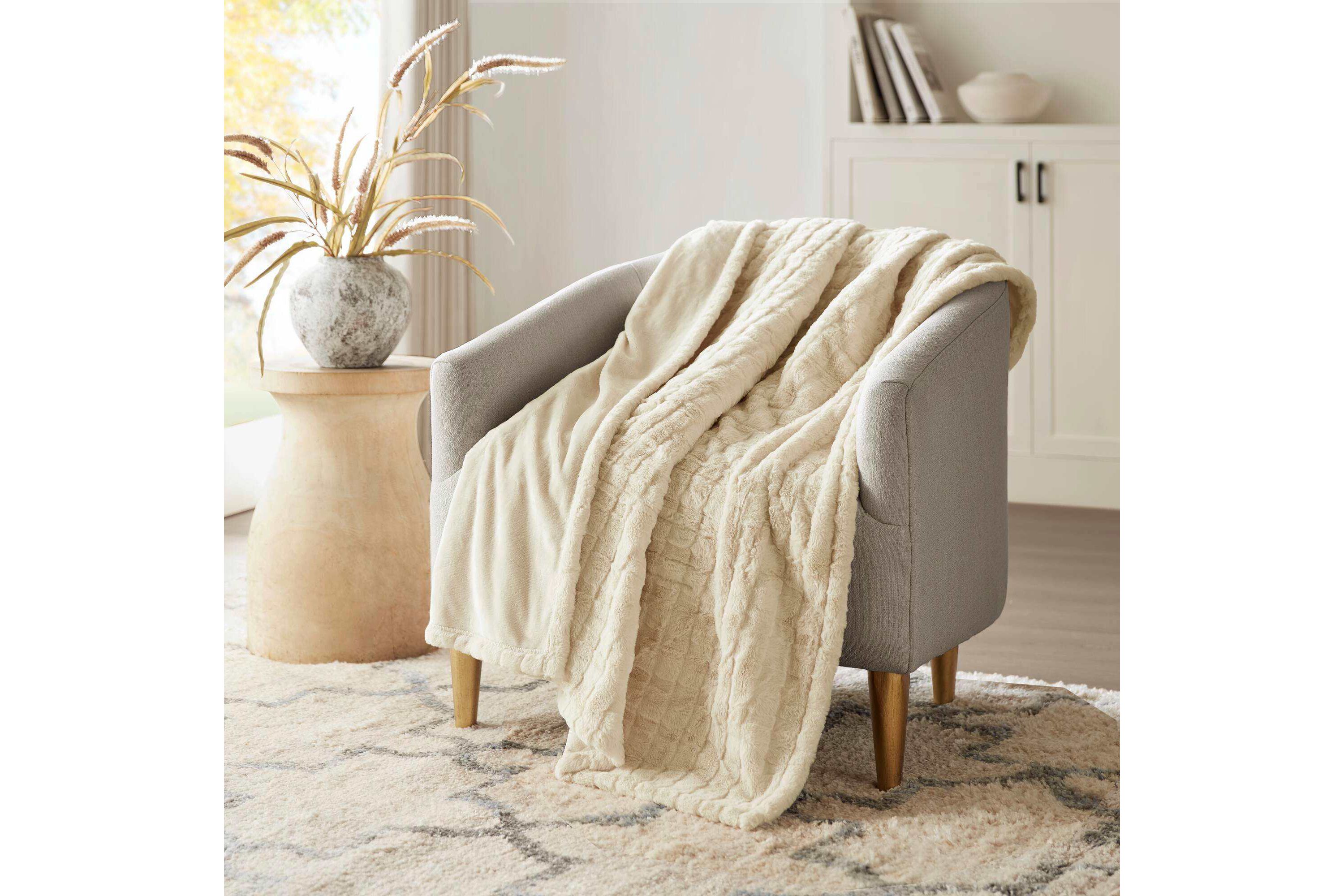 Zuri Oversized Faux Fur Heated Throw