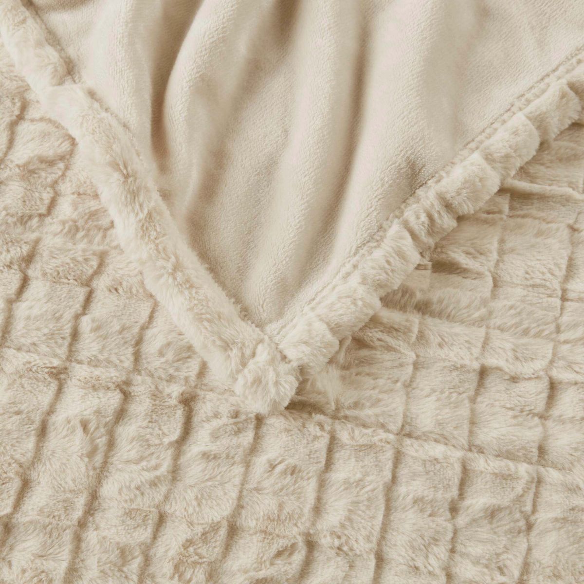 Zuri Oversized Faux Fur Heated Throw