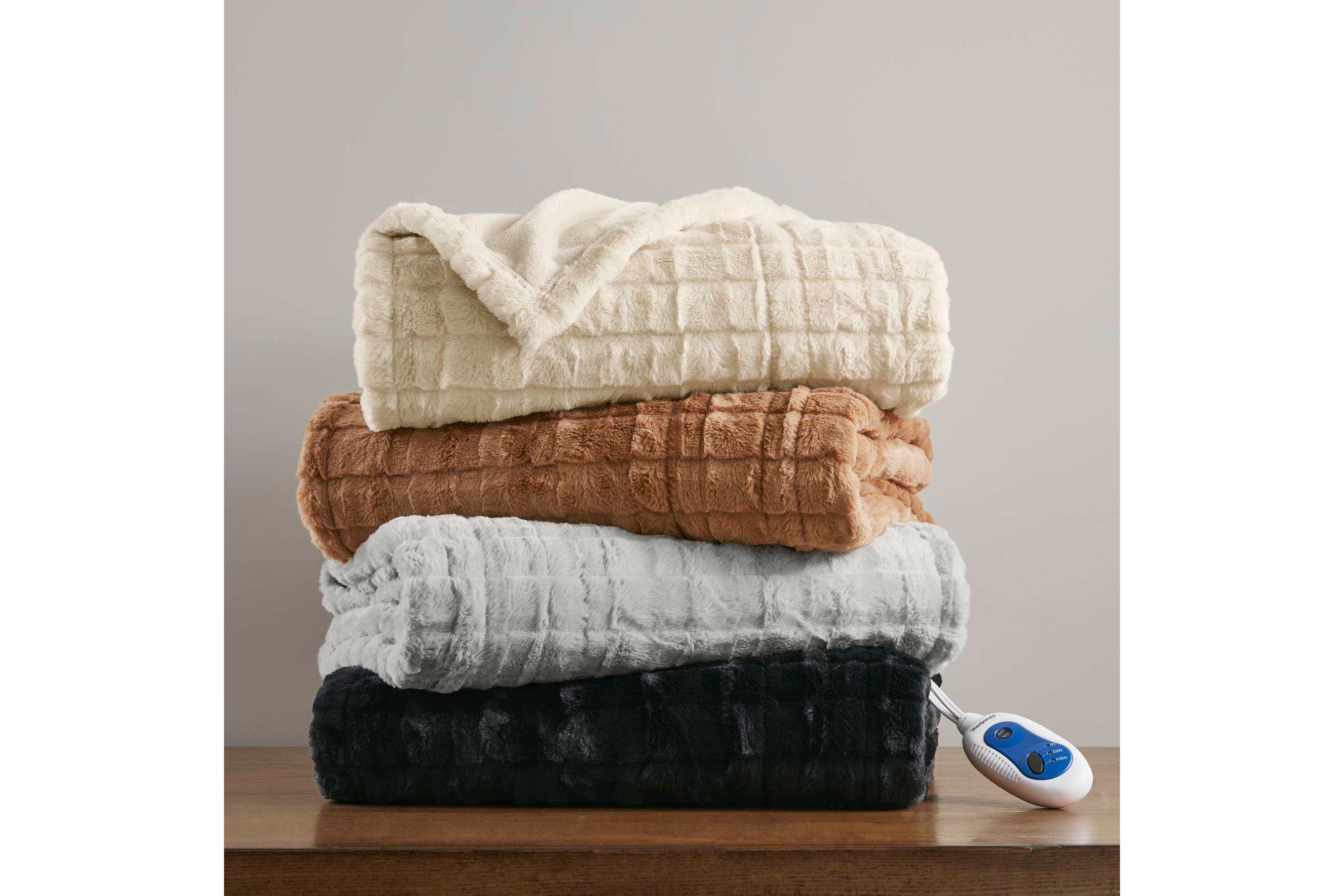 Zuri Oversized Faux Fur Heated Throw