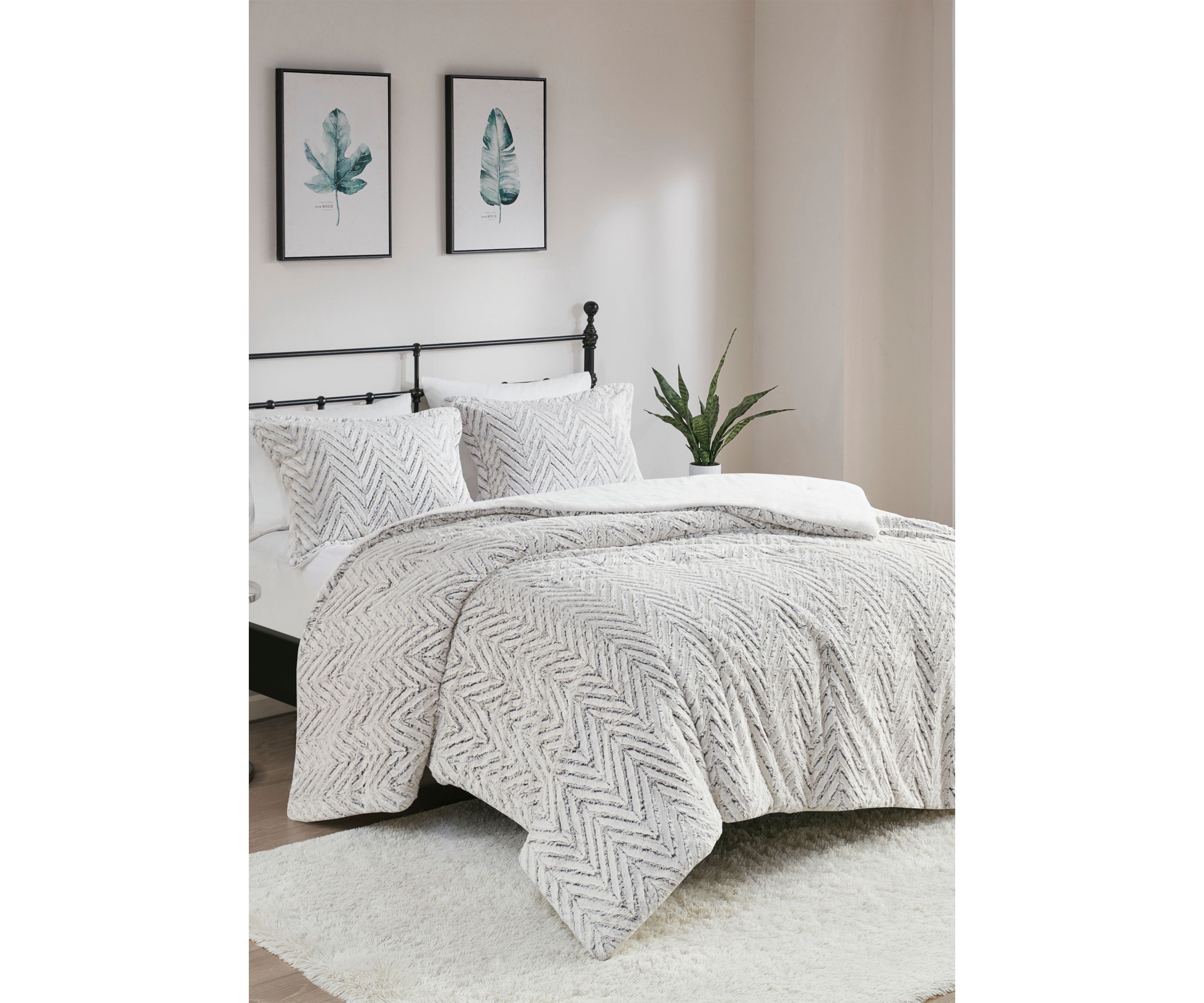 Adelyn Ultra Plush Down Alternative Comforter Set