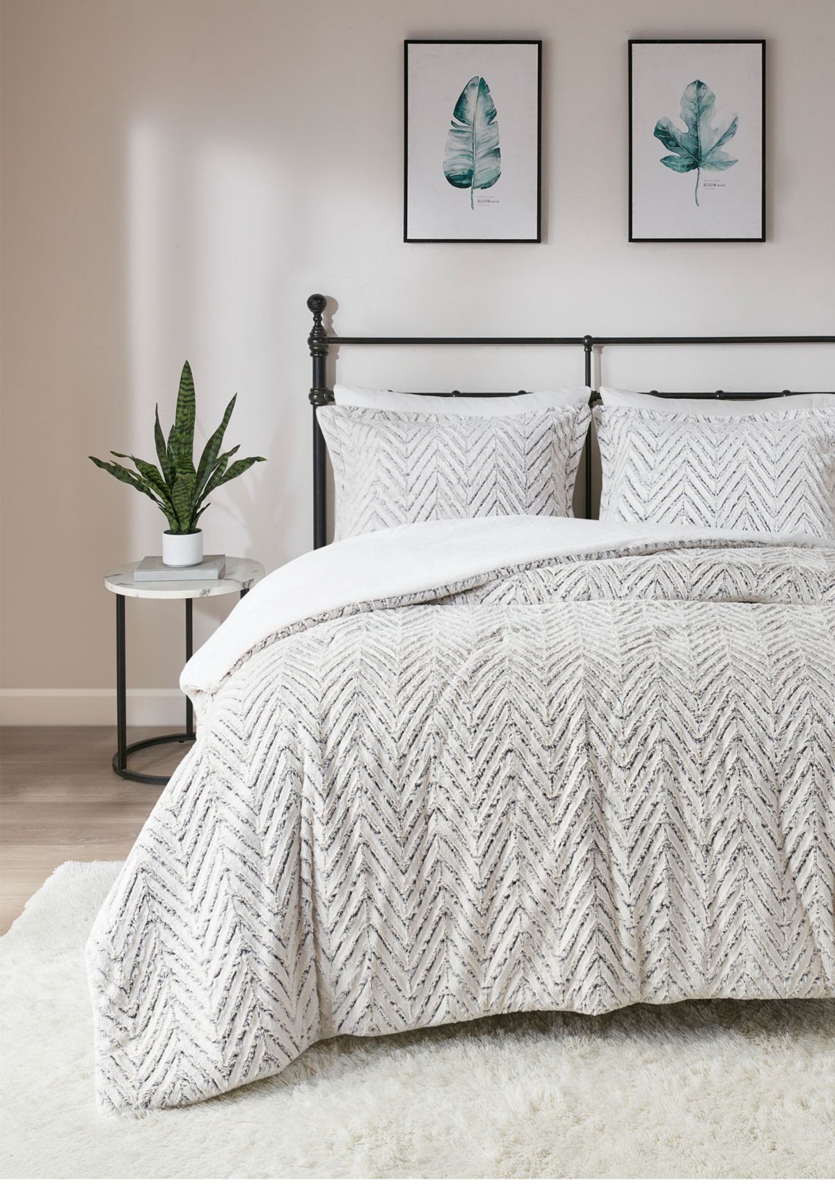 Adelyn Ultra Plush Down Alternative Comforter Set