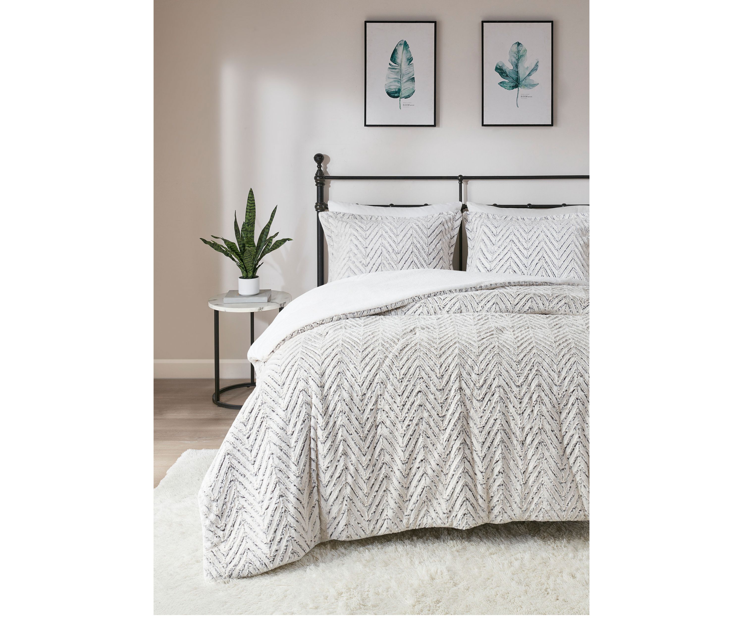 Adelyn Ultra Plush Down Alternative Comforter Set