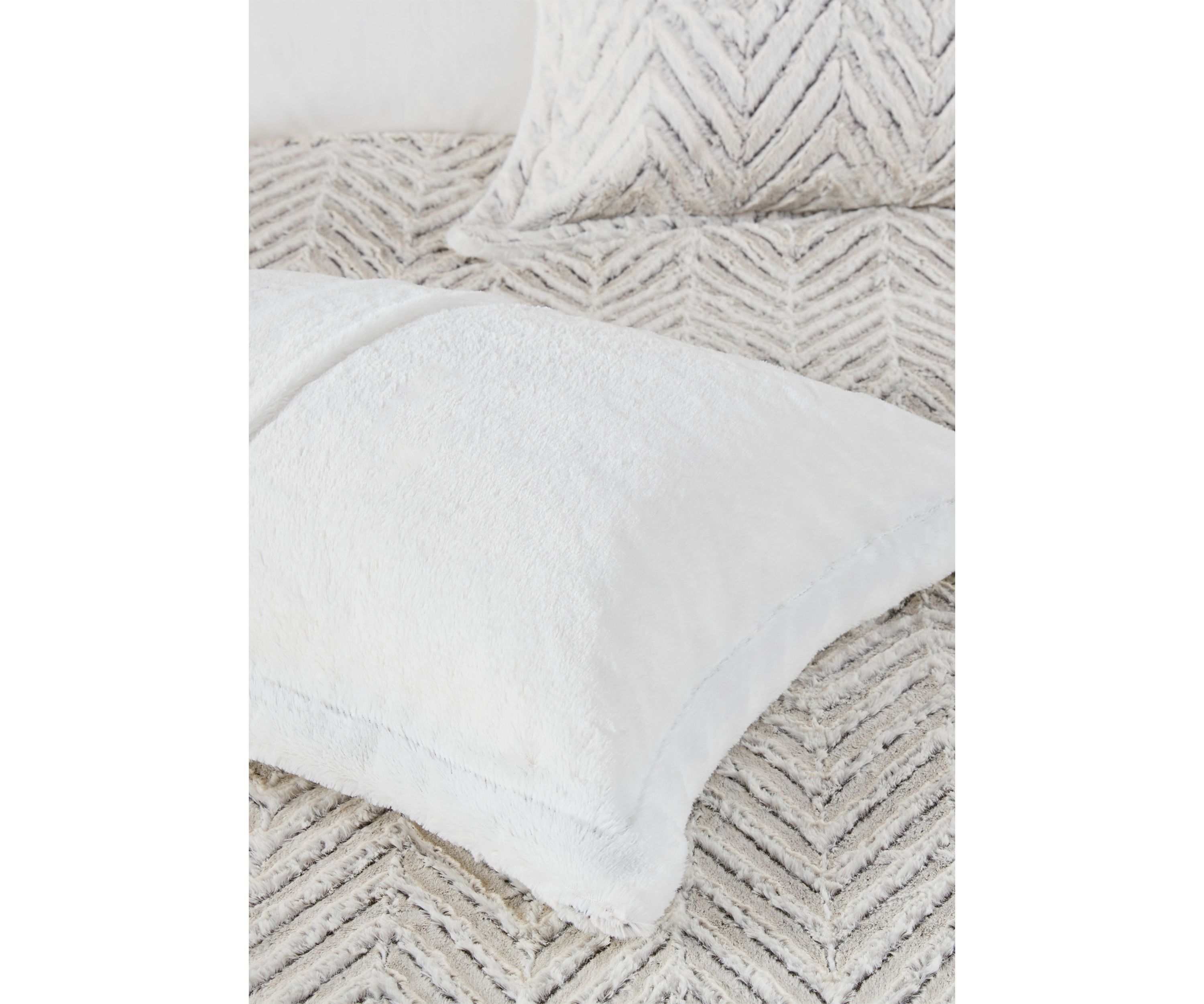 Adelyn Ultra Plush Down Alternative Comforter Set
