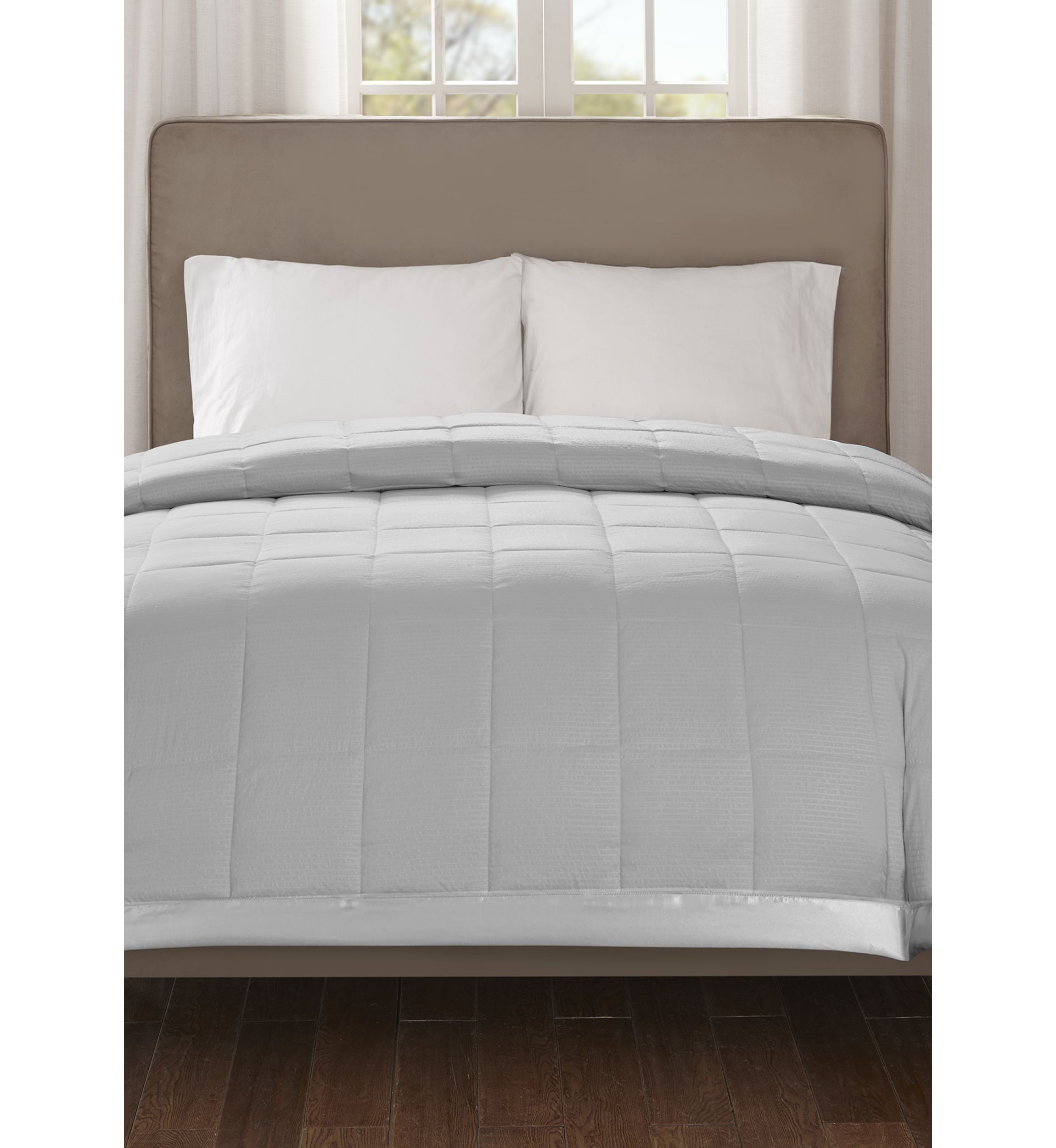 Cambria Premium Oversized Hypoallergenic Down Alternative Blanket with 3M Scotchgard