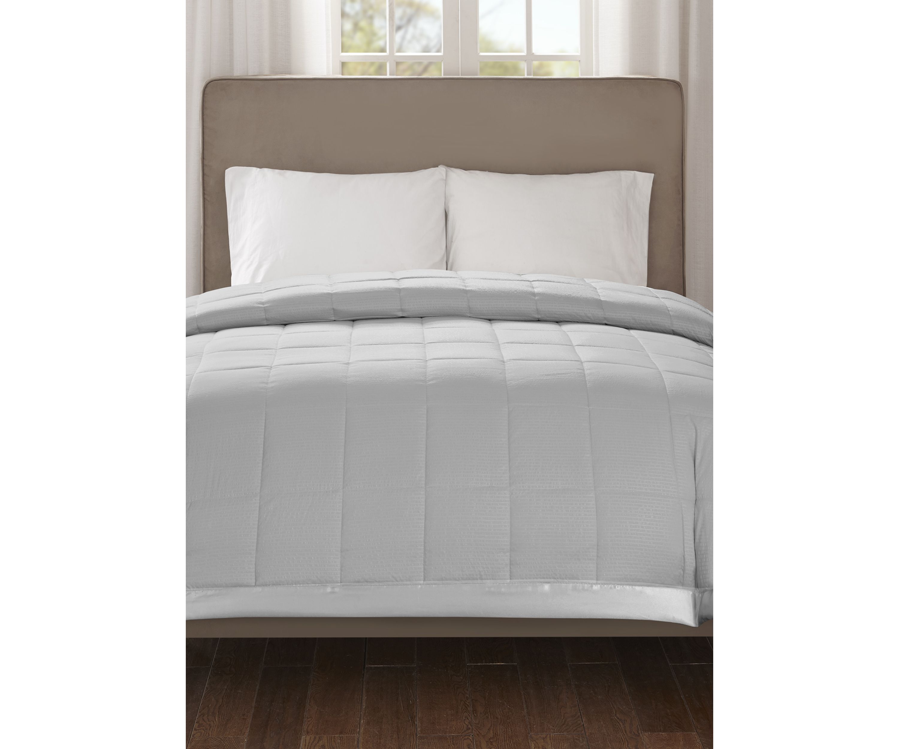 Cambria Premium Oversized Hypoallergenic Down Alternative Blanket with 3M Scotchgard