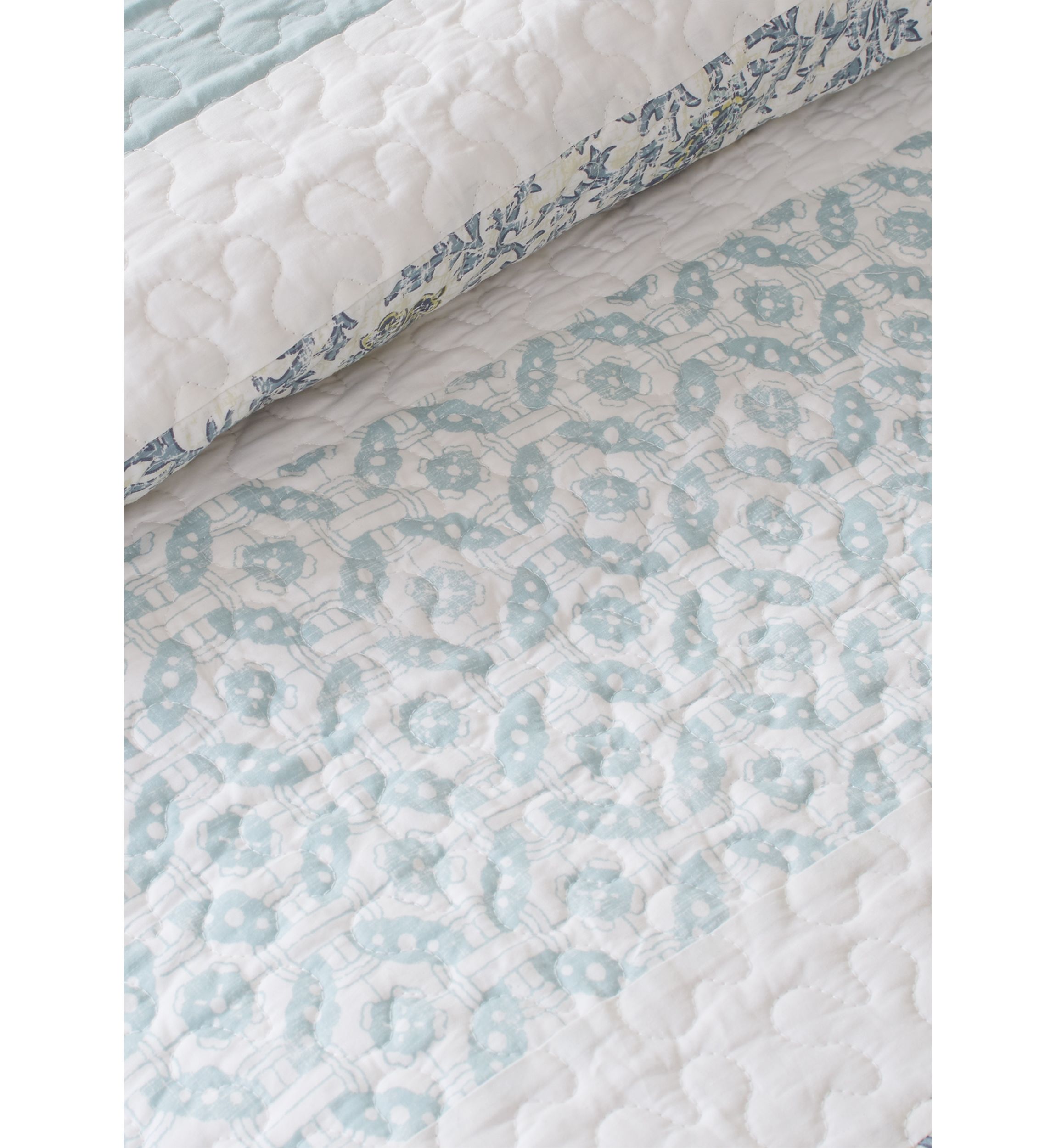 Dawn 6 Piece Cotton Percale Comforter Set with Throw Pillows