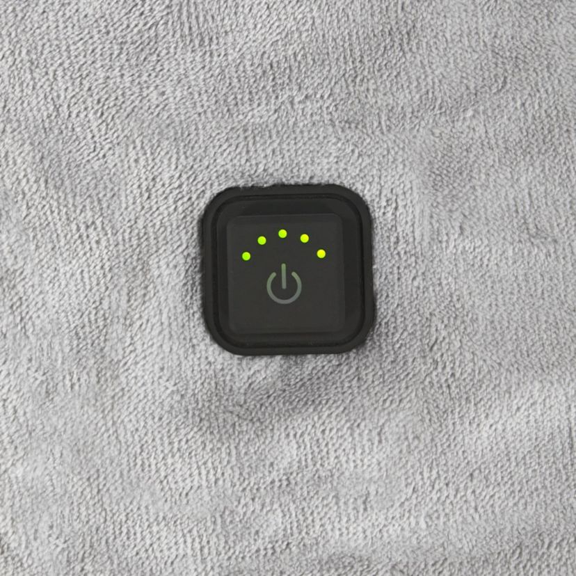 Plush Heated Throw with Built-In Control
