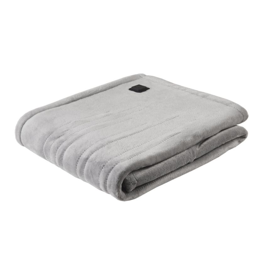 Plush Heated Throw with Built-In Control
