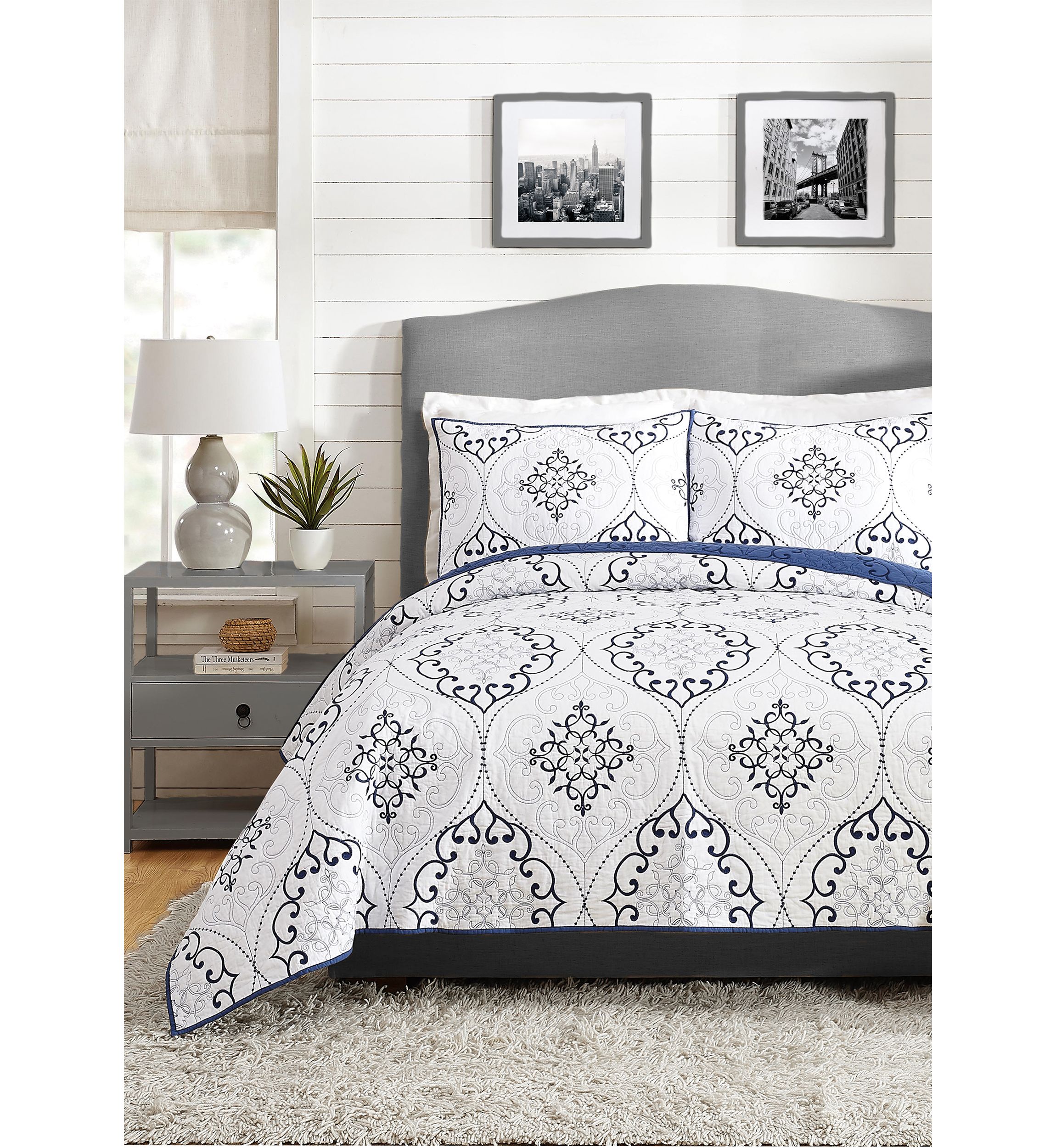 Chambers Quilt Set
