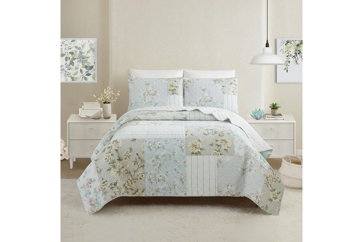 Claire Quilt Set