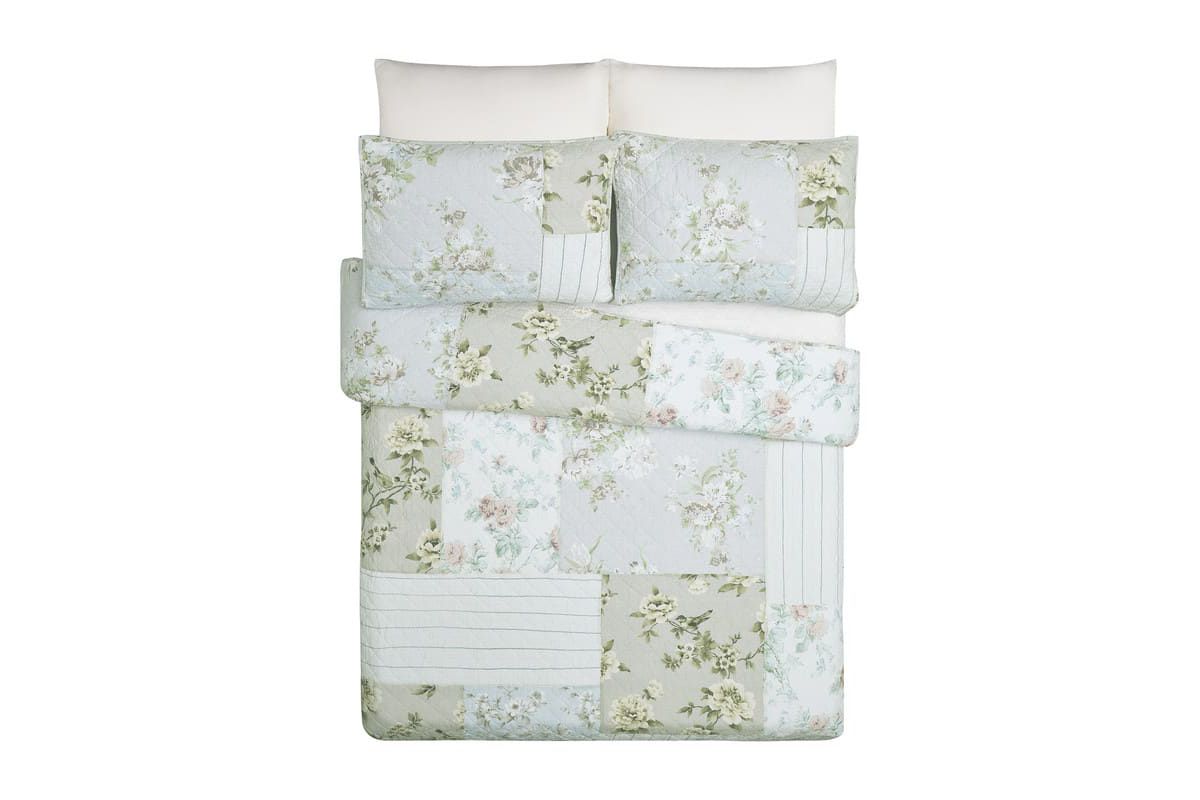 Claire Quilt Set