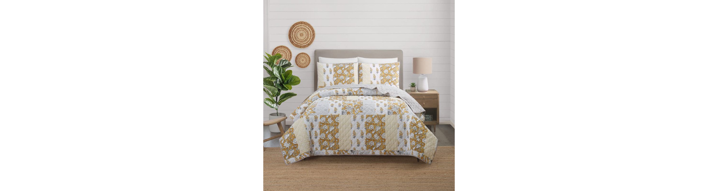 Saffron 3-Piece Quilt Set