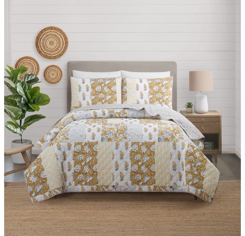 Saffron 3-Piece Quilt Set