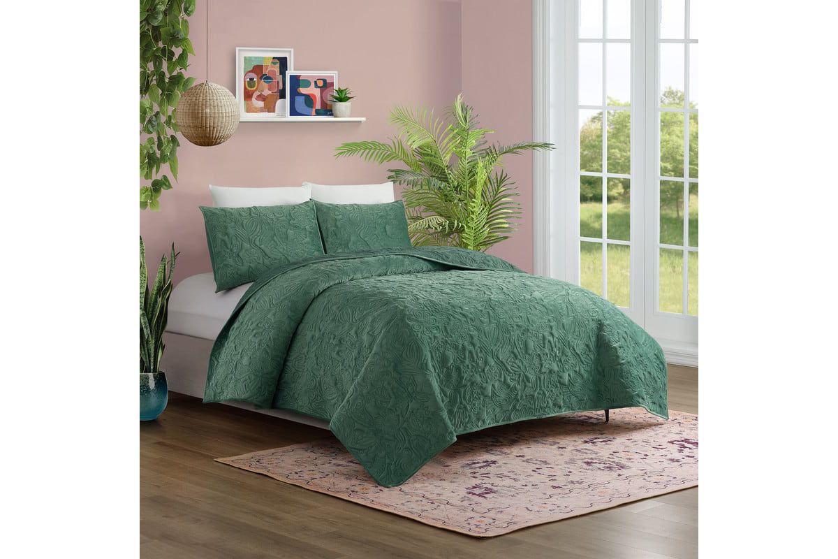Secret Garden 3-Piece Velvet Quilt Set by Jungalow