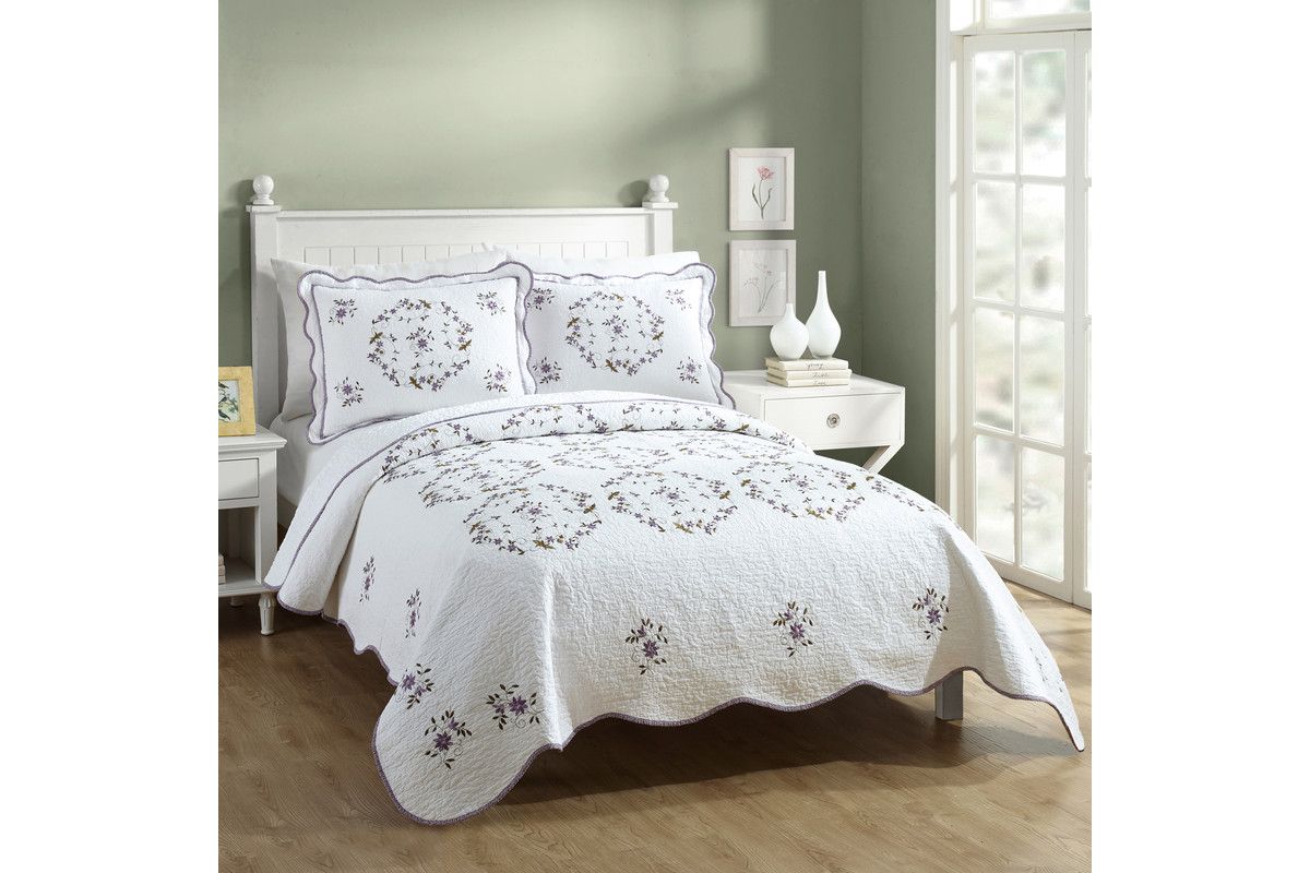 Gwen Floral Embroidered Quilt Set